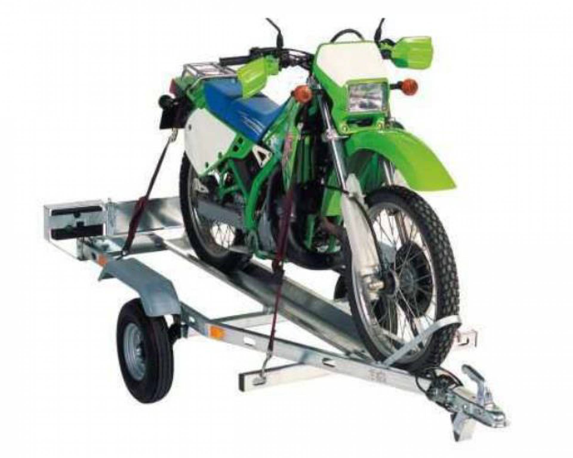 Diversidad de soluciones para transportar una moto de la mano de la empresa Buscoremolque