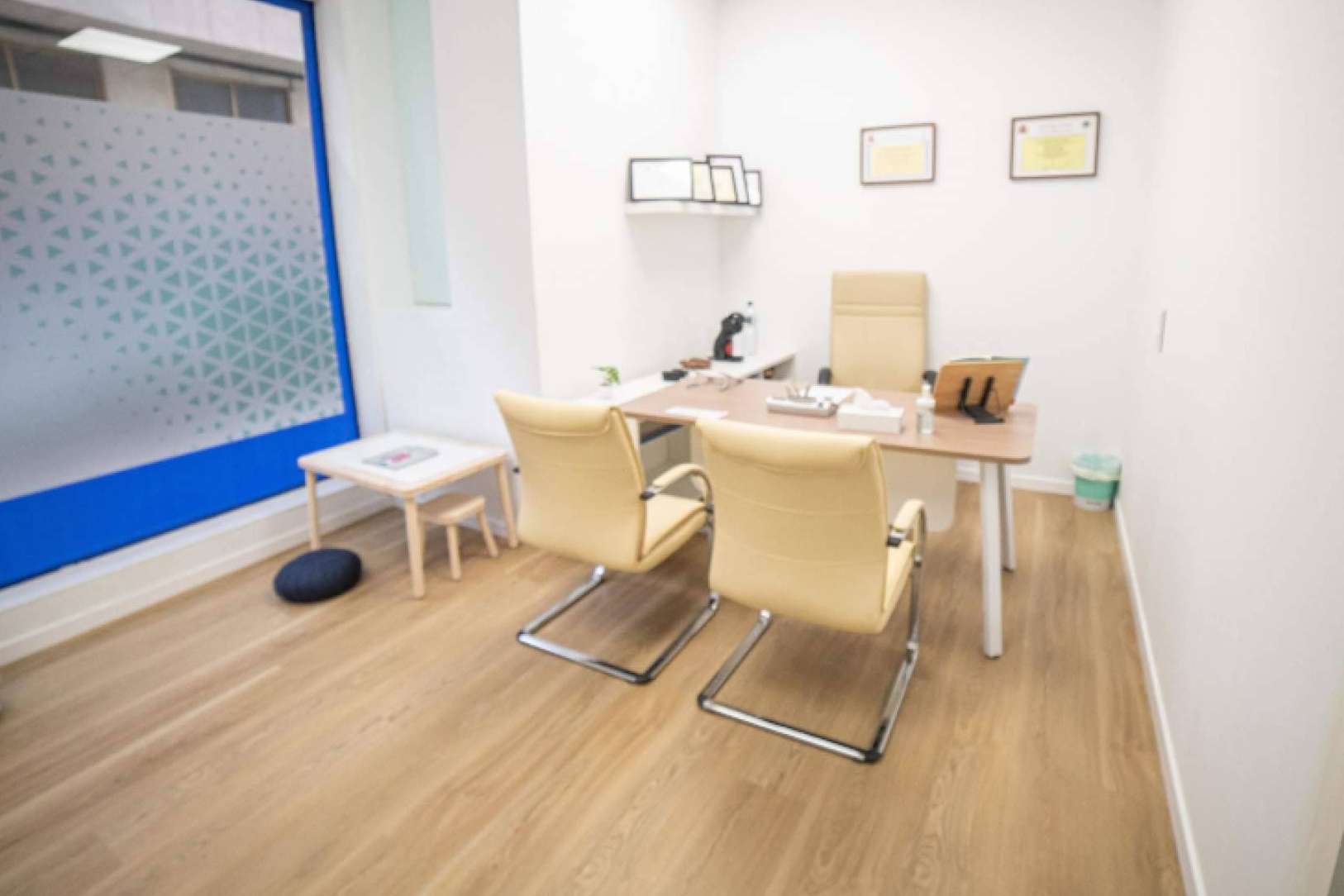 El centro de especialidades sanitarias en Alzira es Alzenit