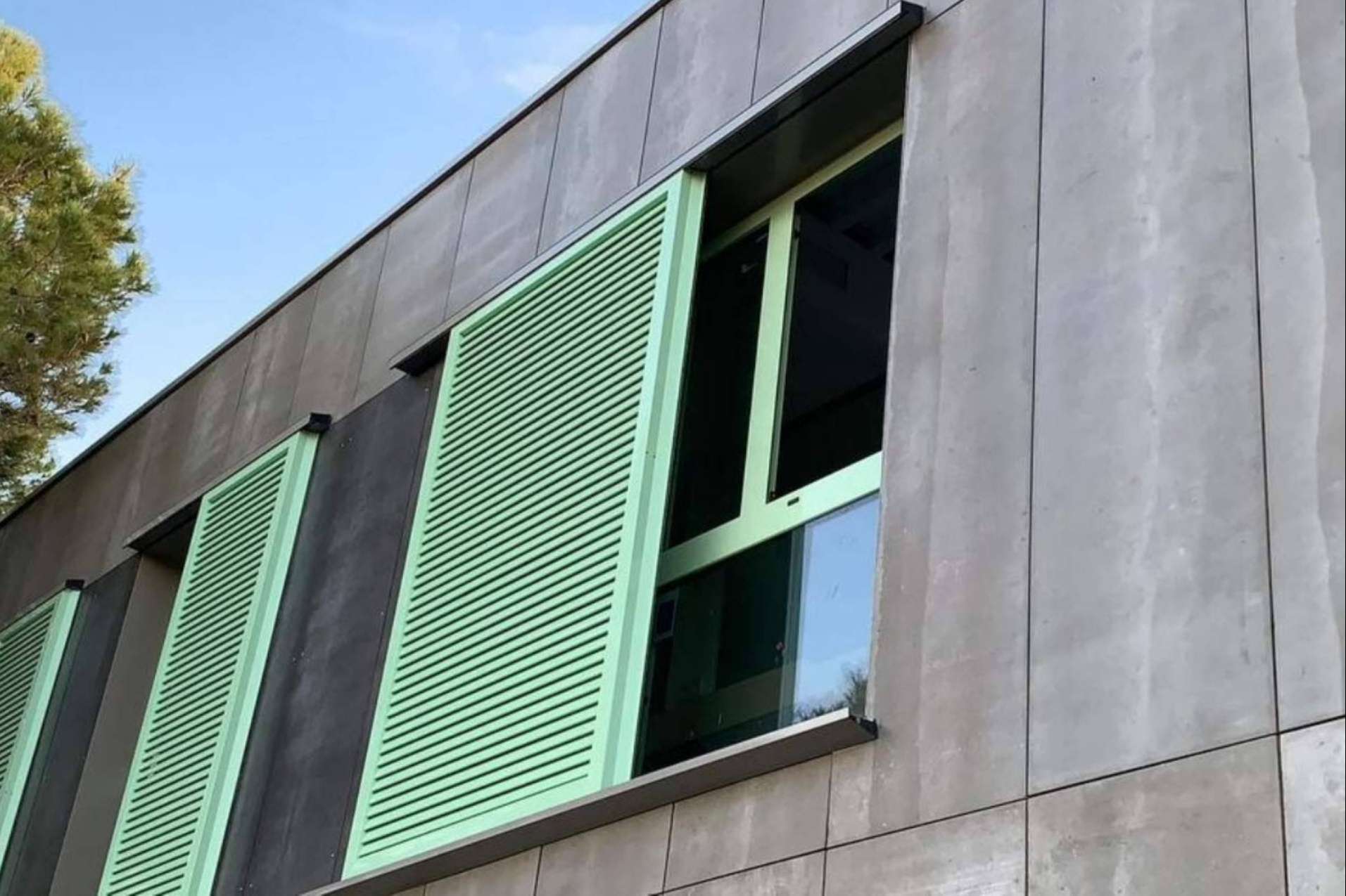 Seguridad y elegancia con las persianas mallorquinas de aluminio de Mallorlux
