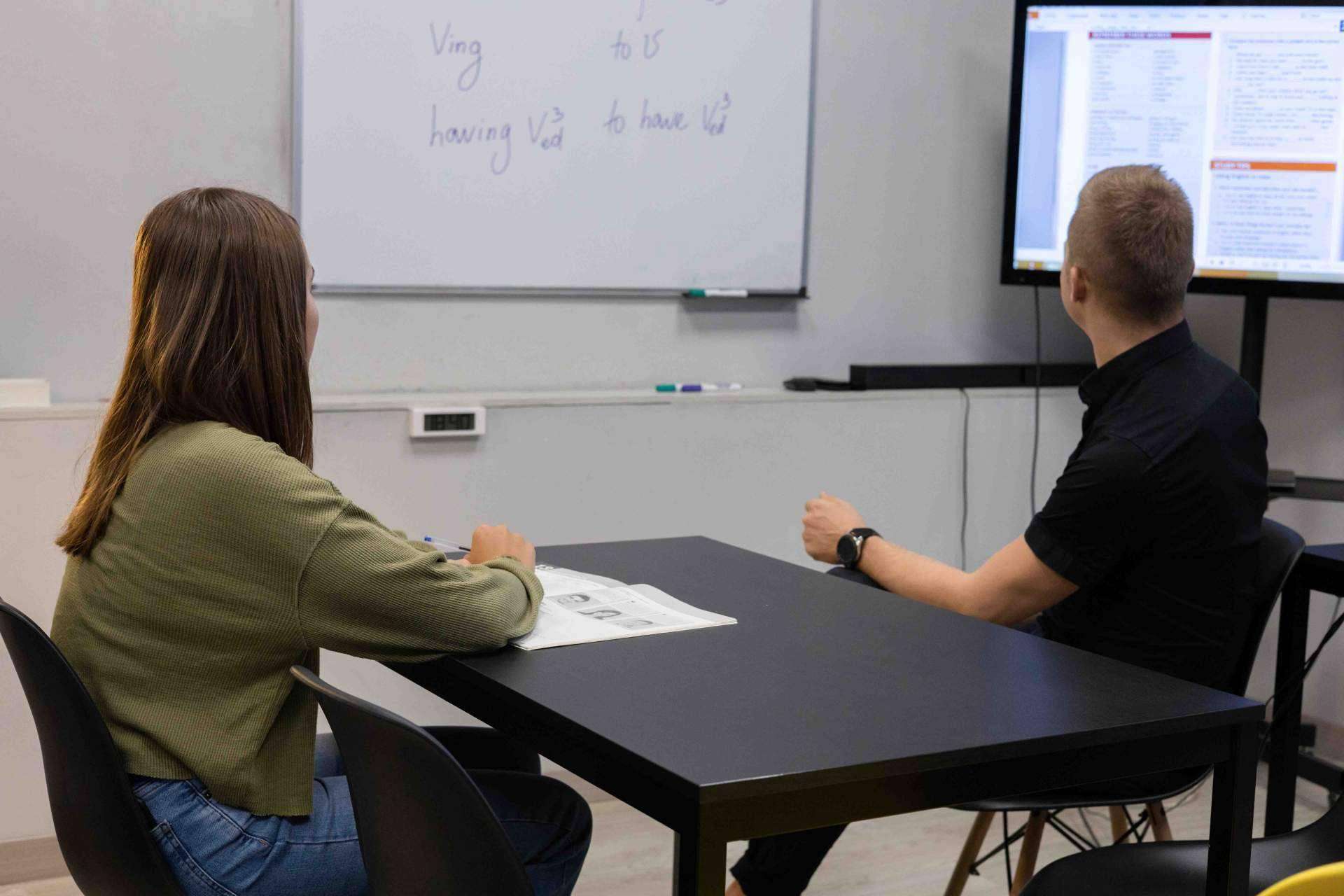 Clases de inglés online y presenciales adaptadas a los requisitos de cada alumno de la mano de Bravo Academy