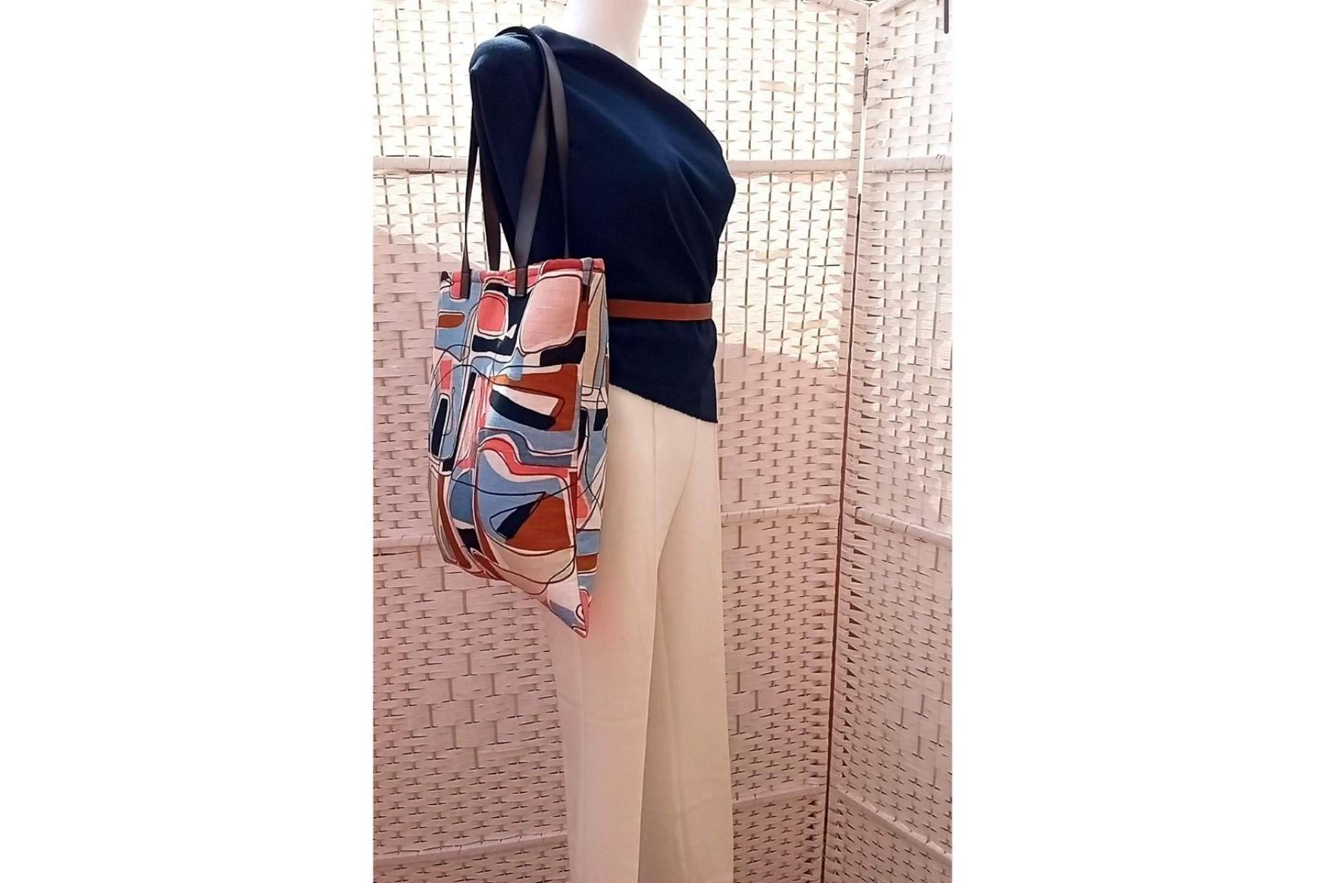 Encontrar un bolso tote bag único y confeccionado a mano es posible en Inirt Atelier