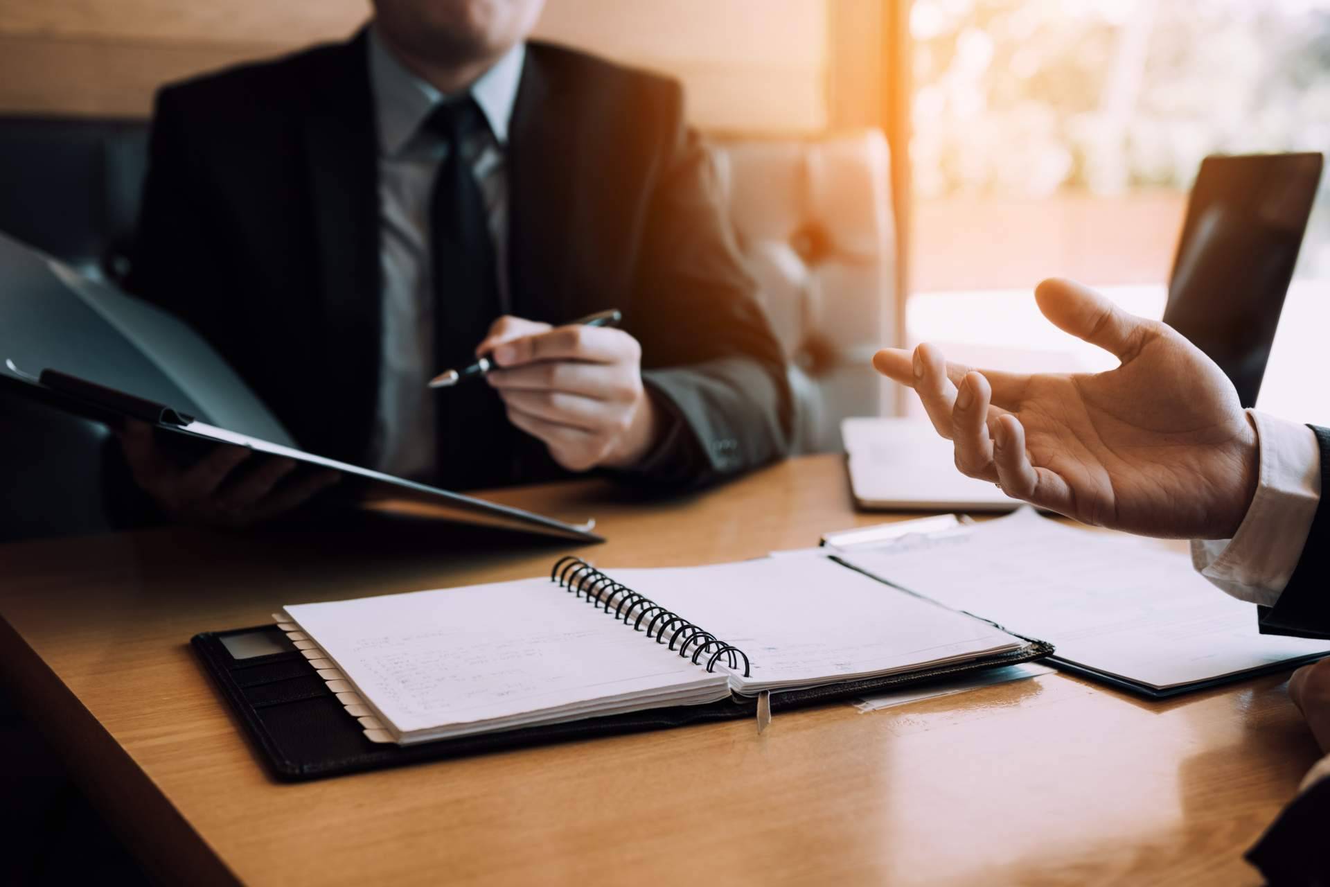 ¿Por qué es importante contar con un buen abogado en una fusión o adquisición empresarial?, por Igualada Belchí Abogados