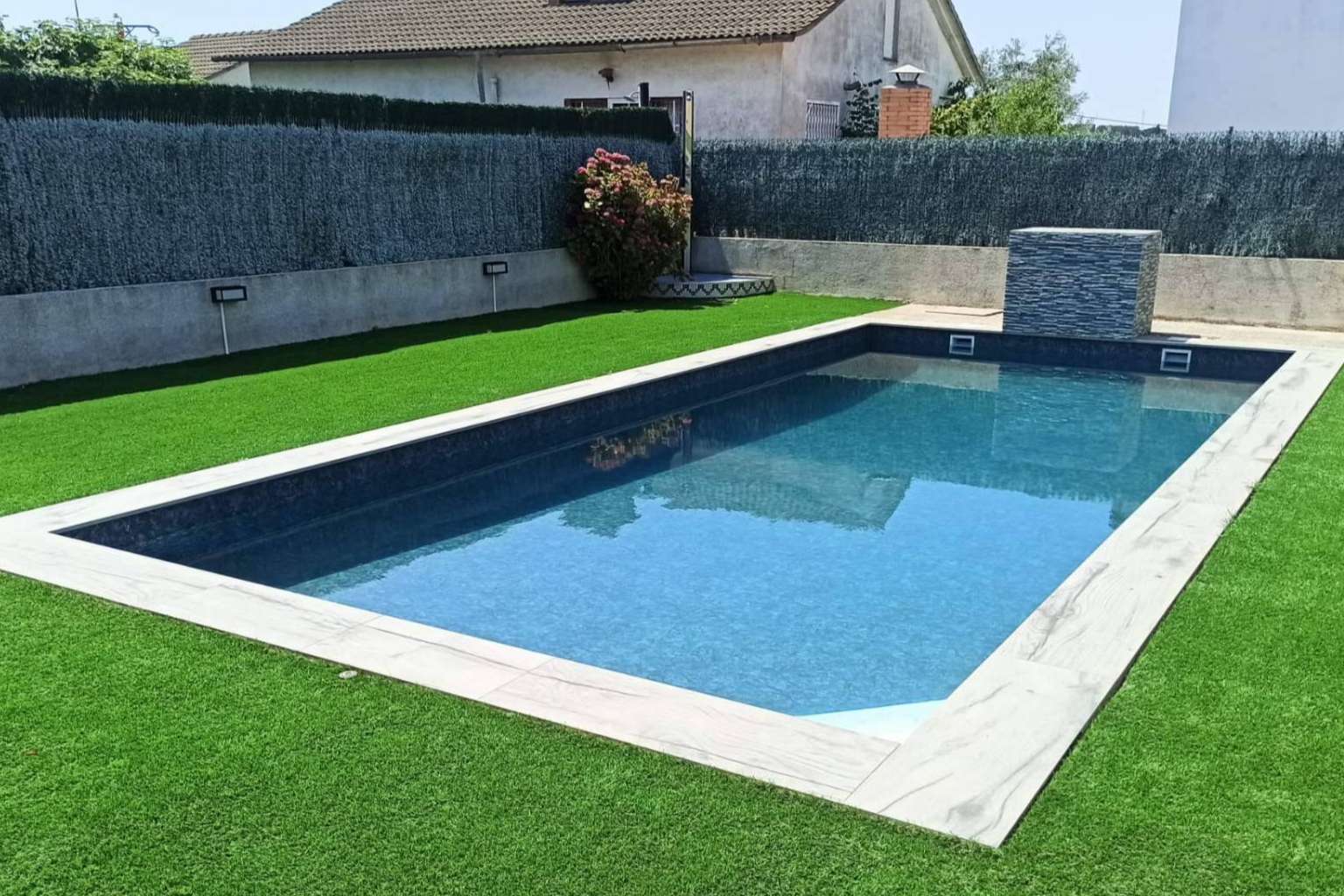 Esencial Pool y su sistema de calentamiento pasivo de la piscina