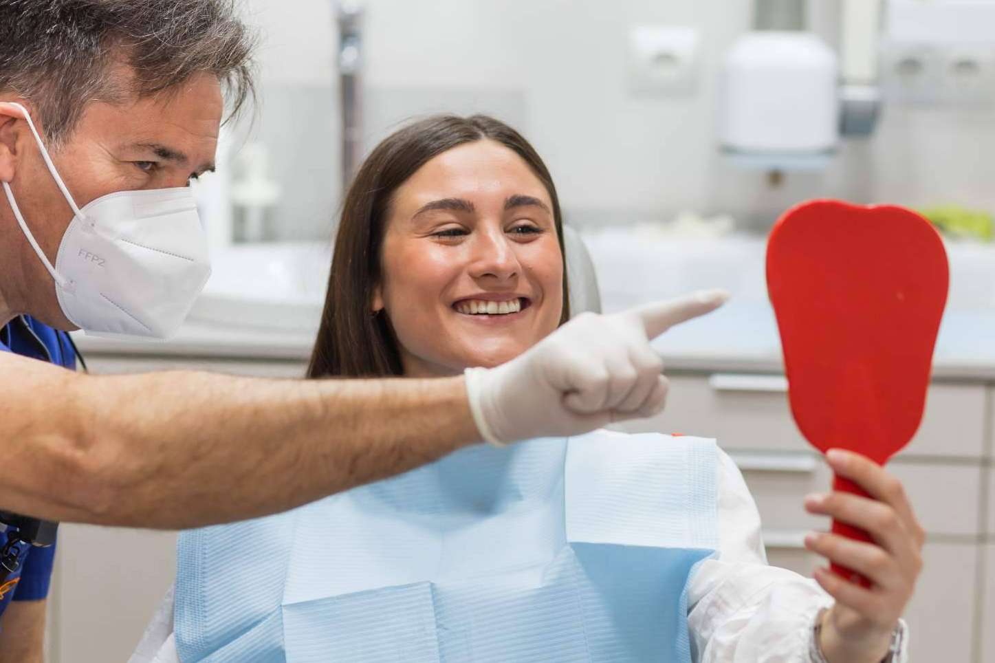 Optar por el procedimiento de implantes dentales de Dental Roca