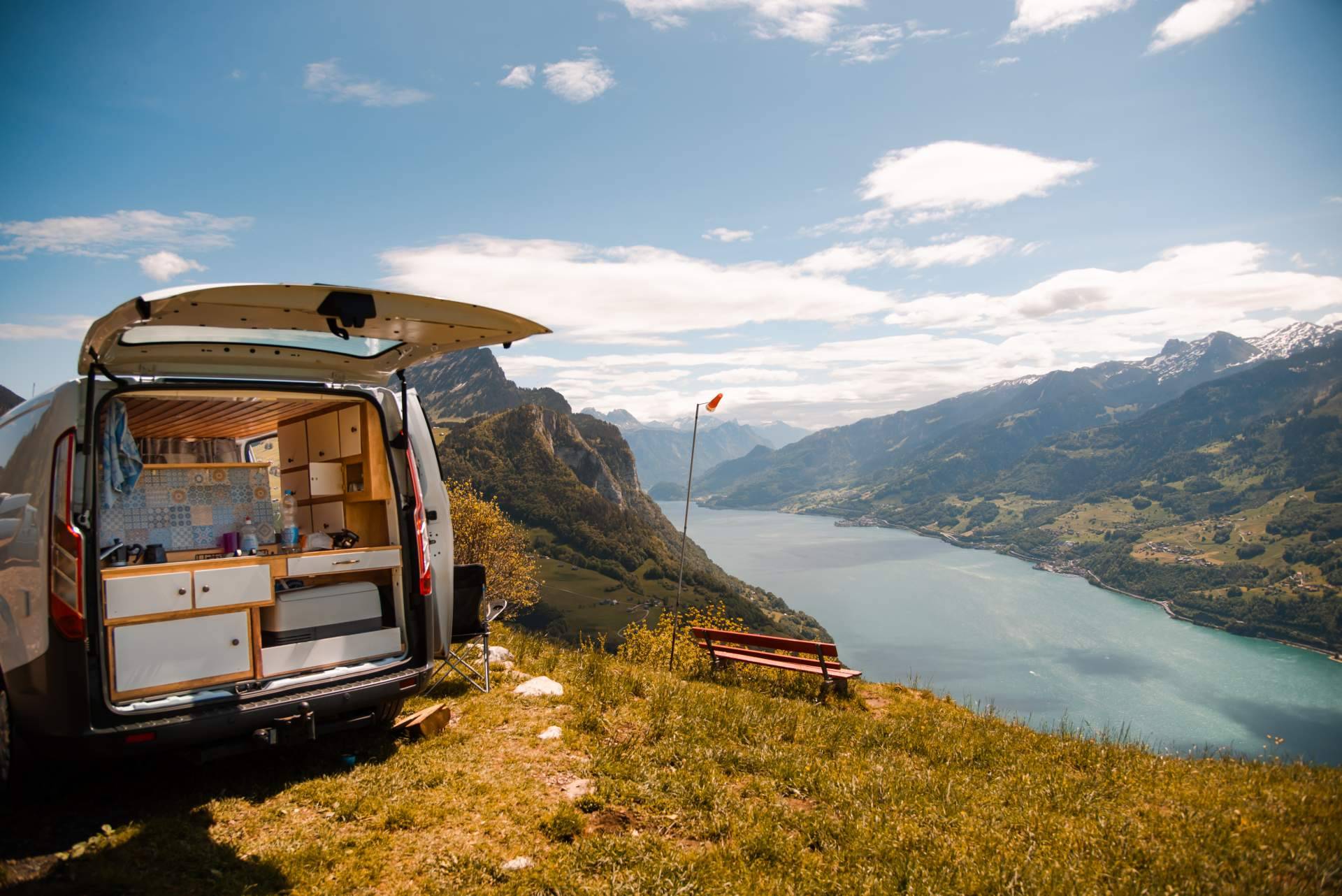 Baie-Car, ¿Cómo instalar una claraboya camper?