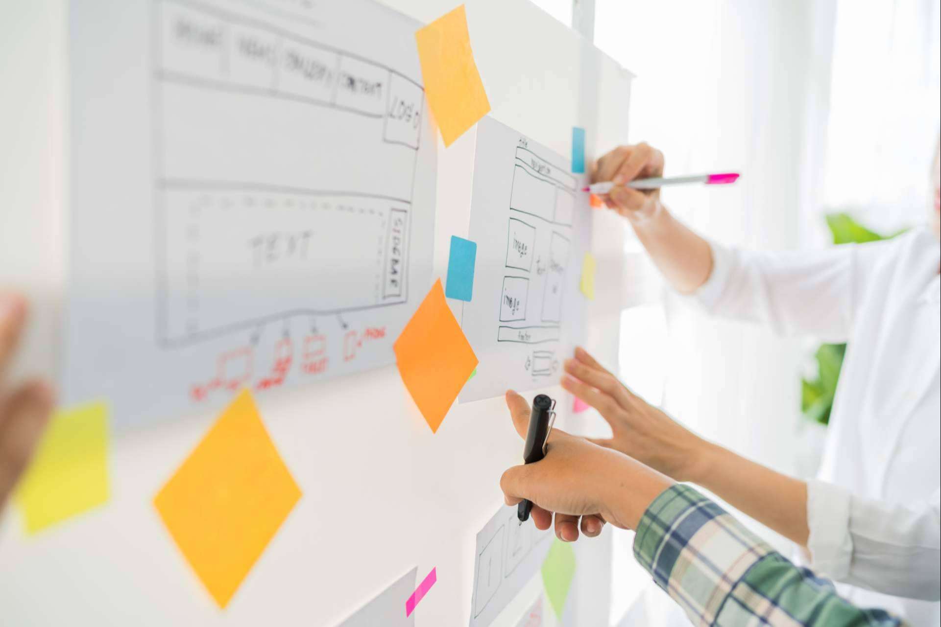 ¿Por qué es importante contar con expertos para crear una estrategia de contenidos para las empresas? Clover