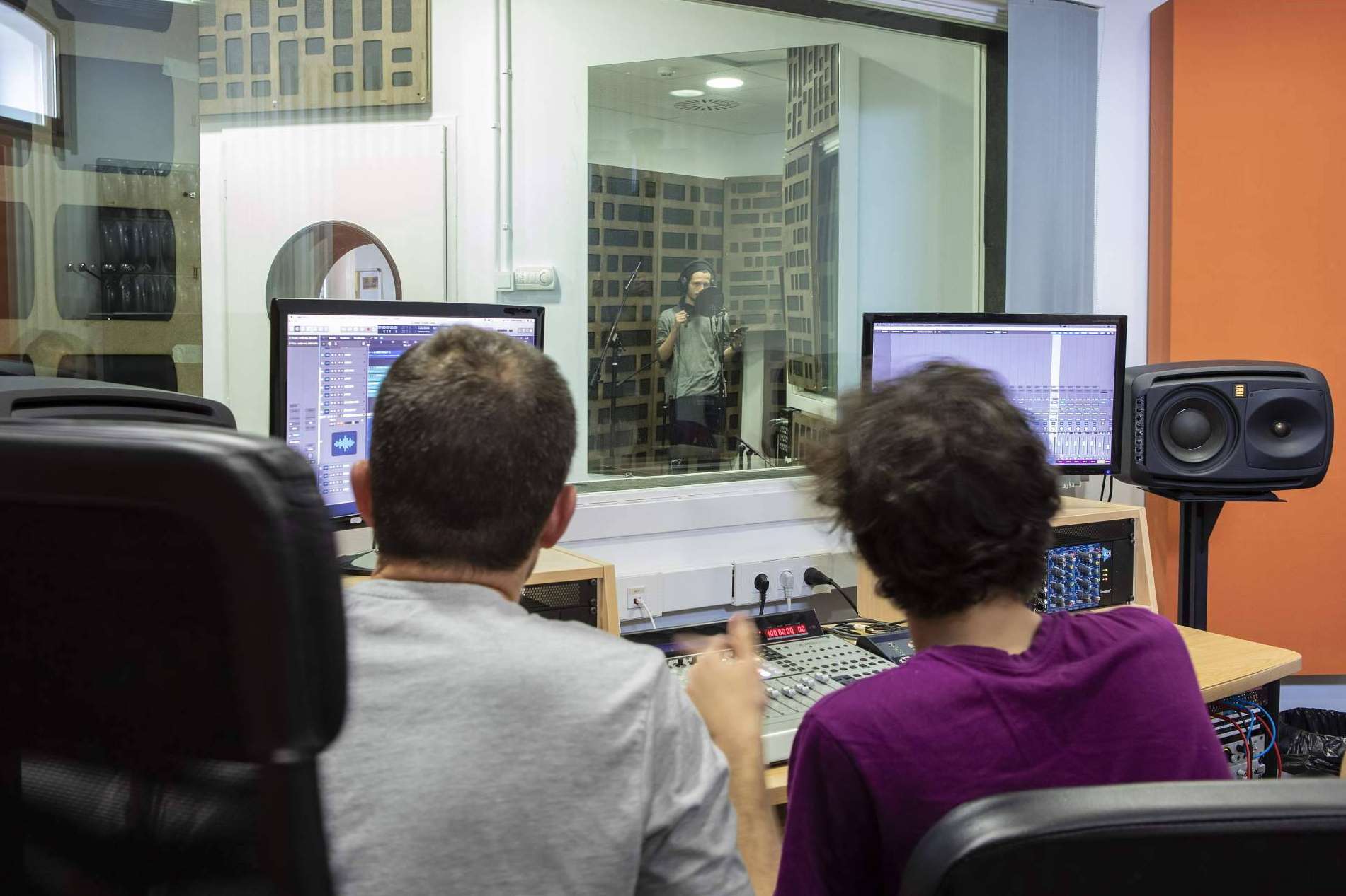 Más estudiantes cada vez se deciden por los estudios superiores de producción musical