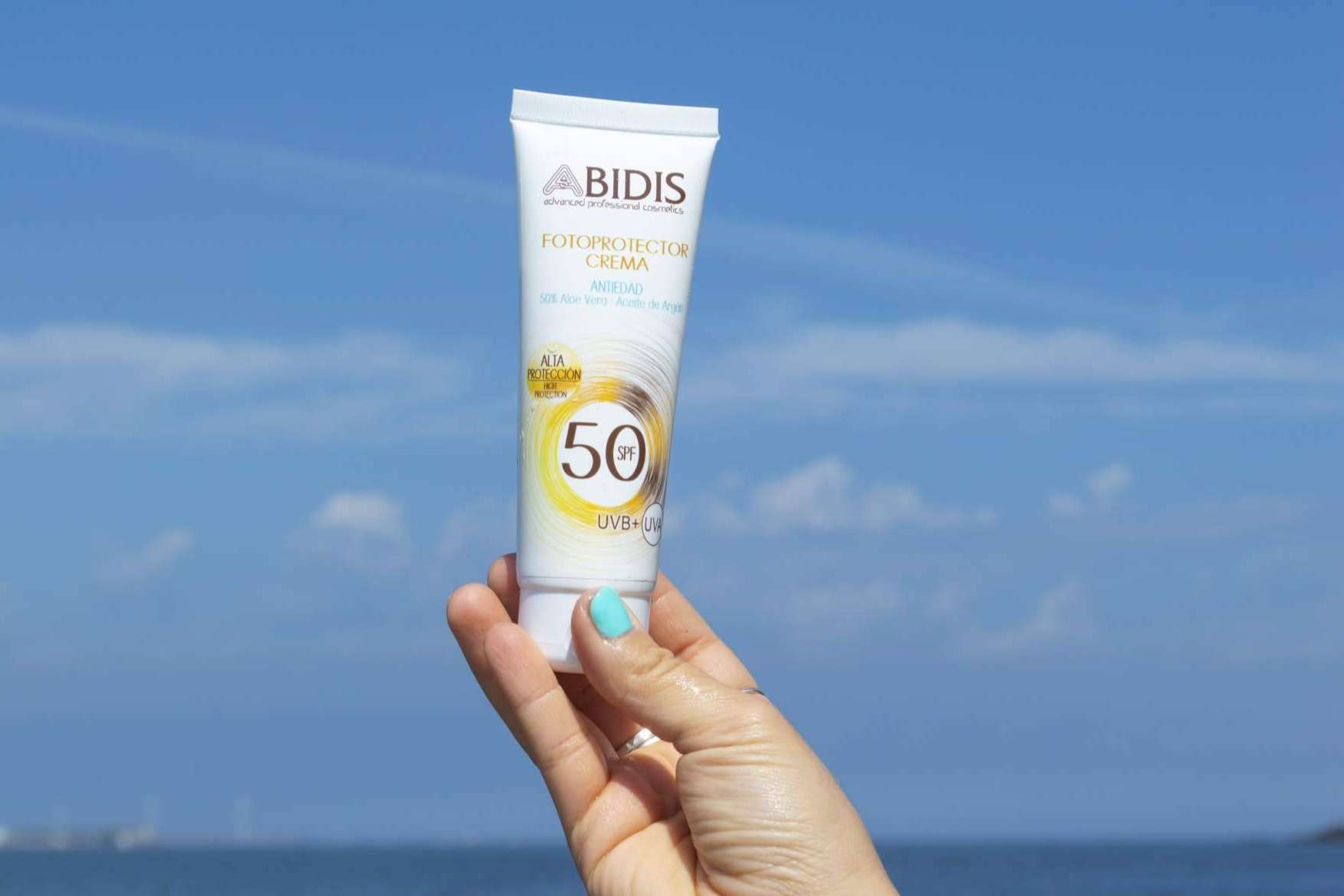 ABIDIS dispone de cremas solares con aloe vera para el cuidado de la piel en verano