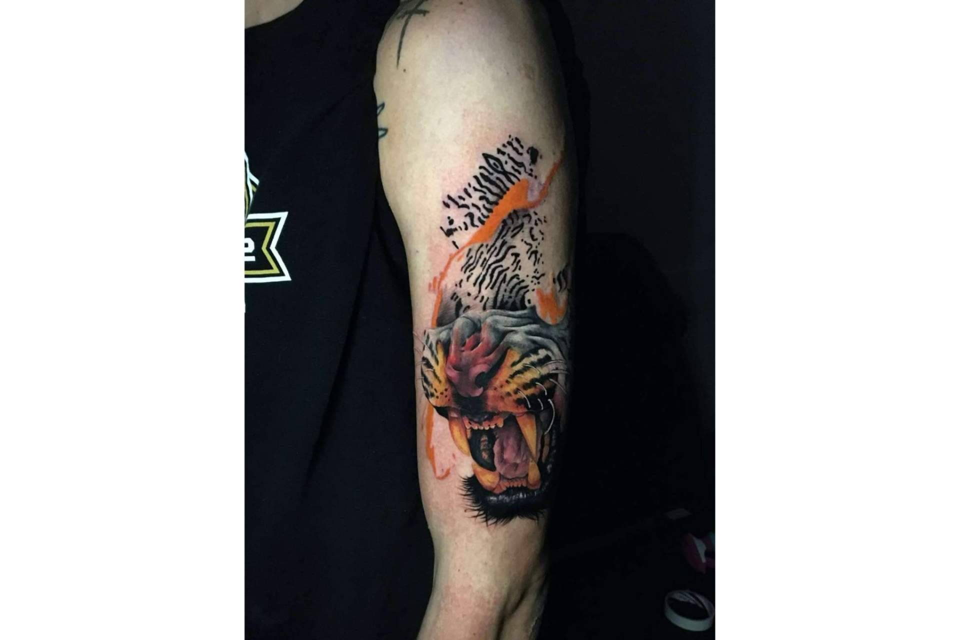 Tatuajes realistas en blanco y negro o a color con Vieja Escuela Tattoo
