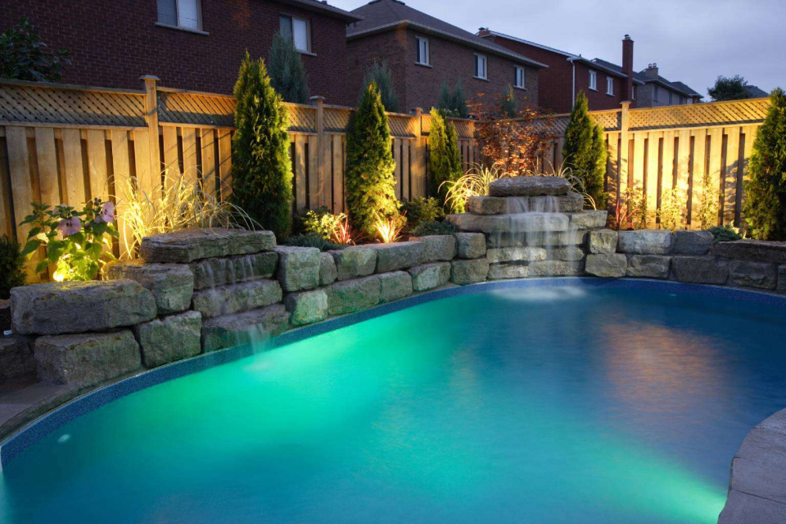 Luces para piscina con el catálogo de Warmpool