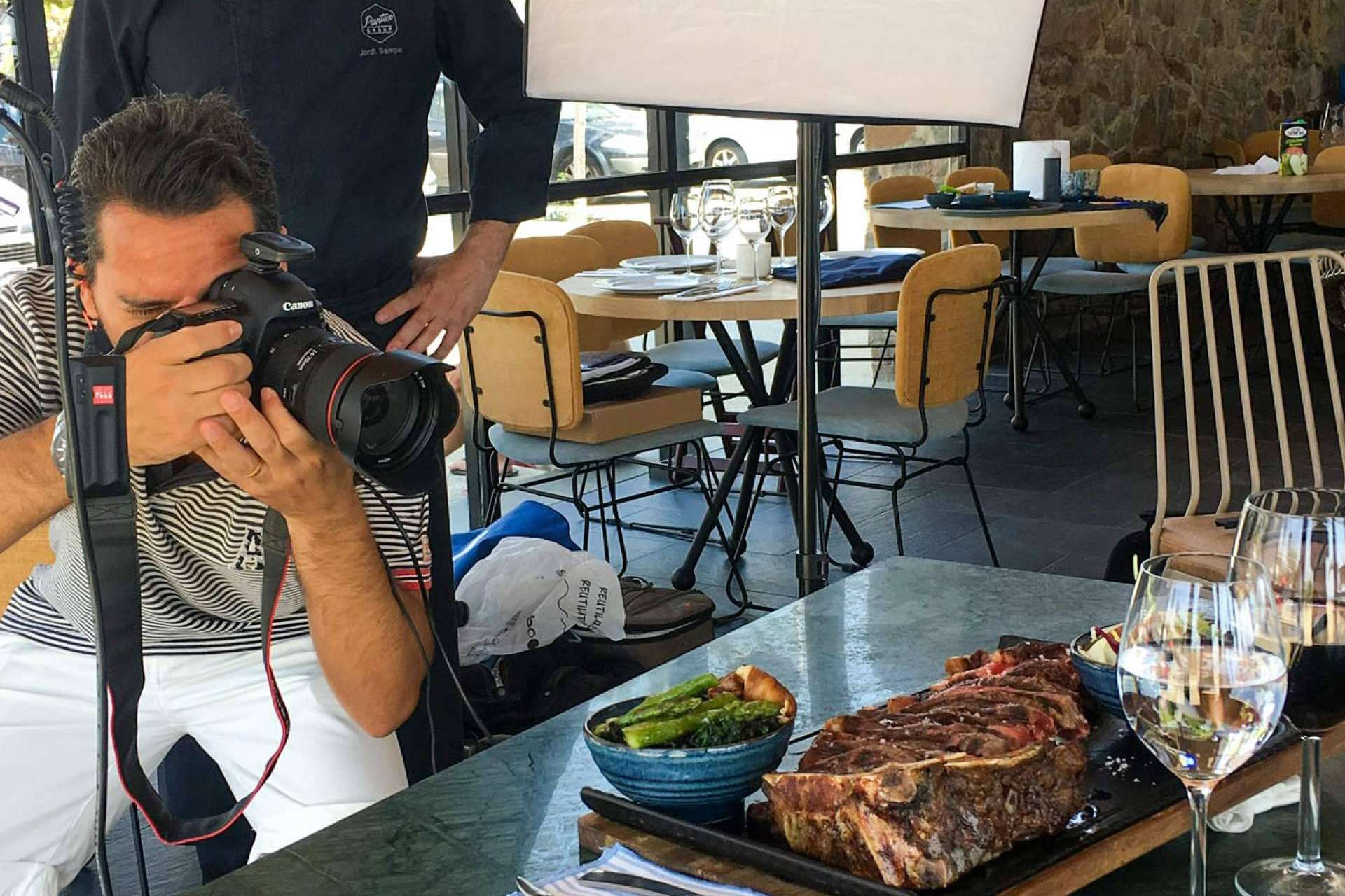 Juan Pablo Escobar, especialista en fotografía gastronómica, de eventos, modelos e interiorismo