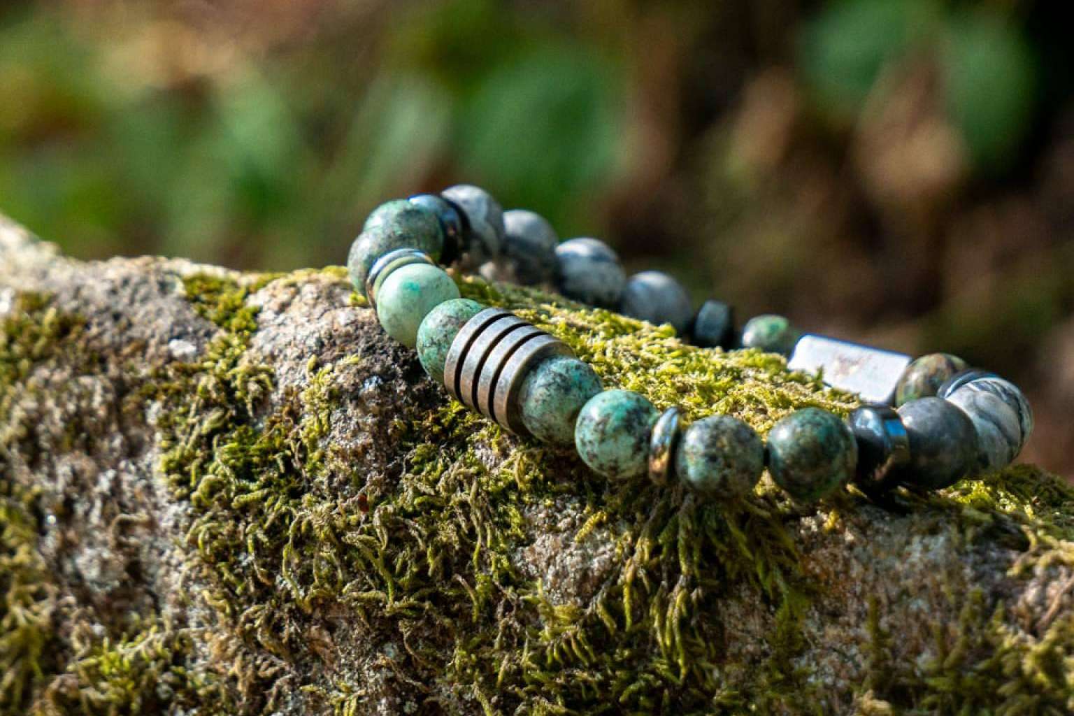 Las pulseras para hombre de MALOMALOTE perfectas para lucir outfits con mucho estilo