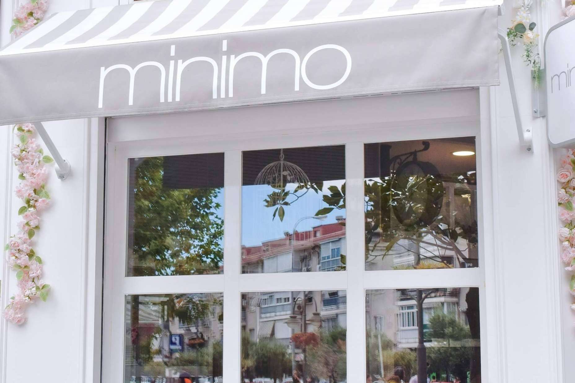 Minimo es el jersey de cuello vuelto llevado al mínimo