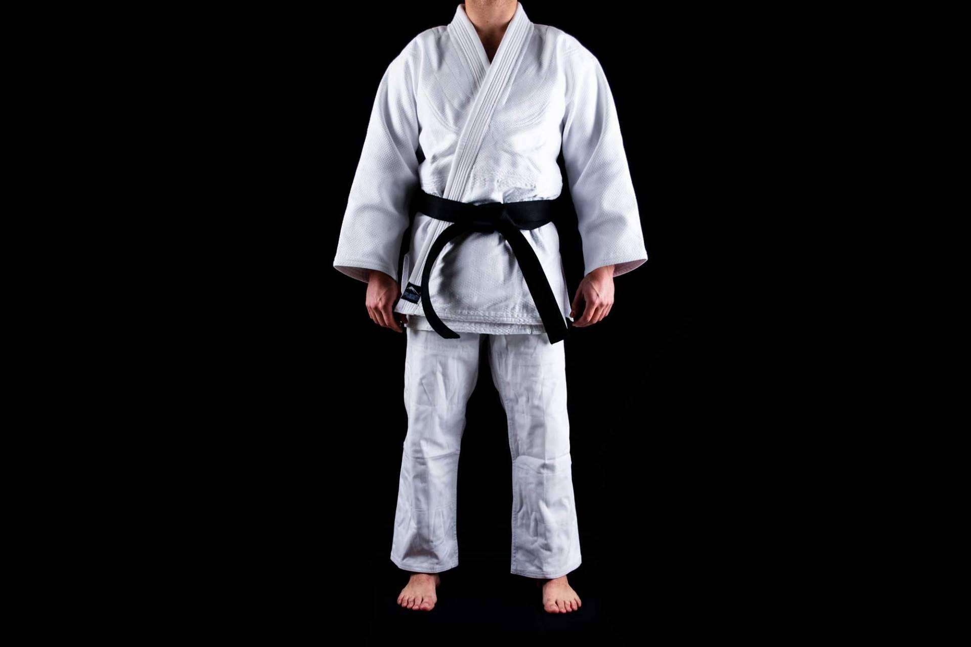 Adquirir material para realizar diversas artes marciales como Kendo, Aikido, Ninjutsu, Jujutsu, Judo o Karate