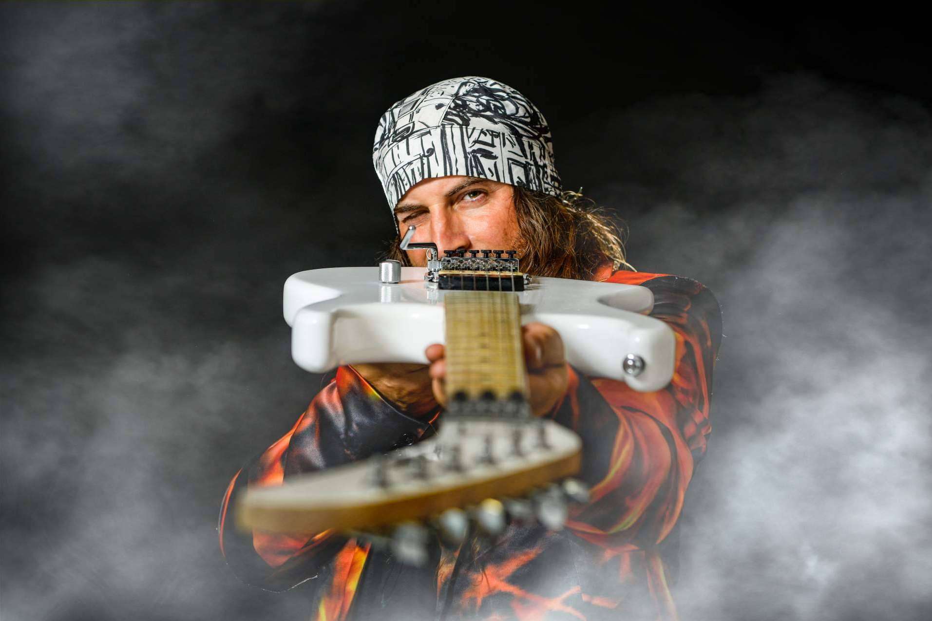 El guitarrista de James Bond, El Amir, participa en Fimucité 2022