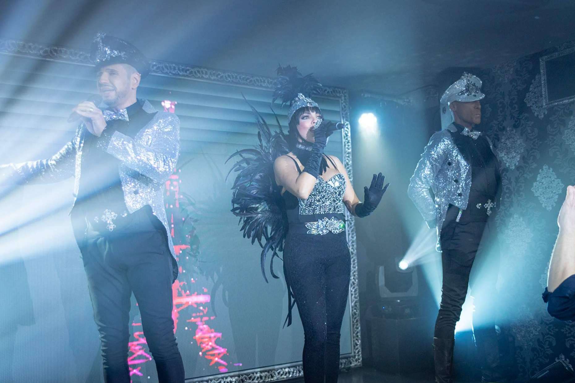 Noches de gastronomía y espectáculo musical en Sitges, Barcelona. ZAK Rendez Vous Restaurante