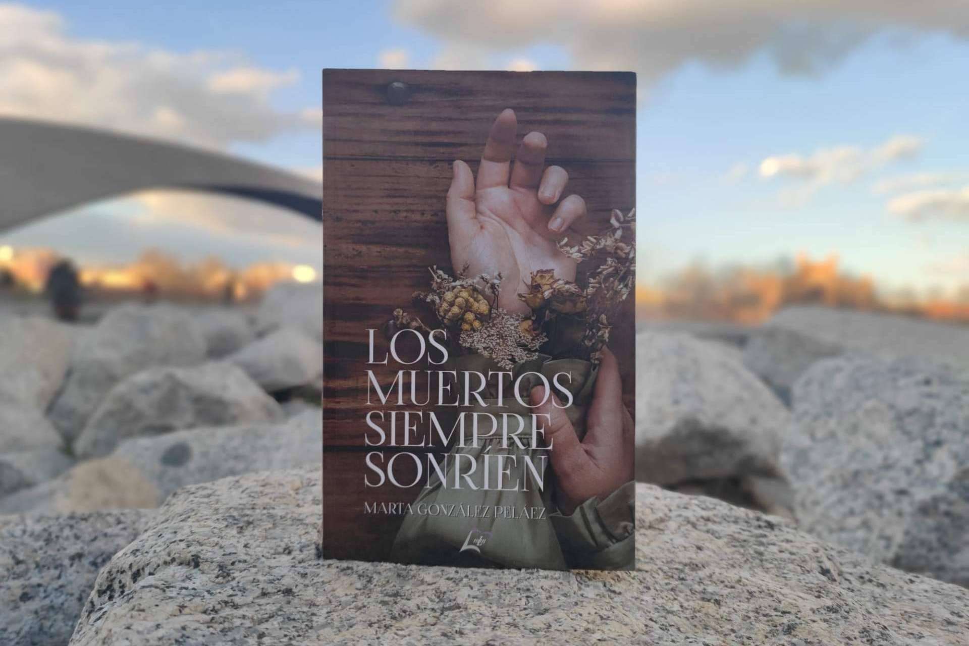 Marta González Peláez, autora de 'Los muertos siempre sonríen', acudirá a la Feria del Libro de Murcia