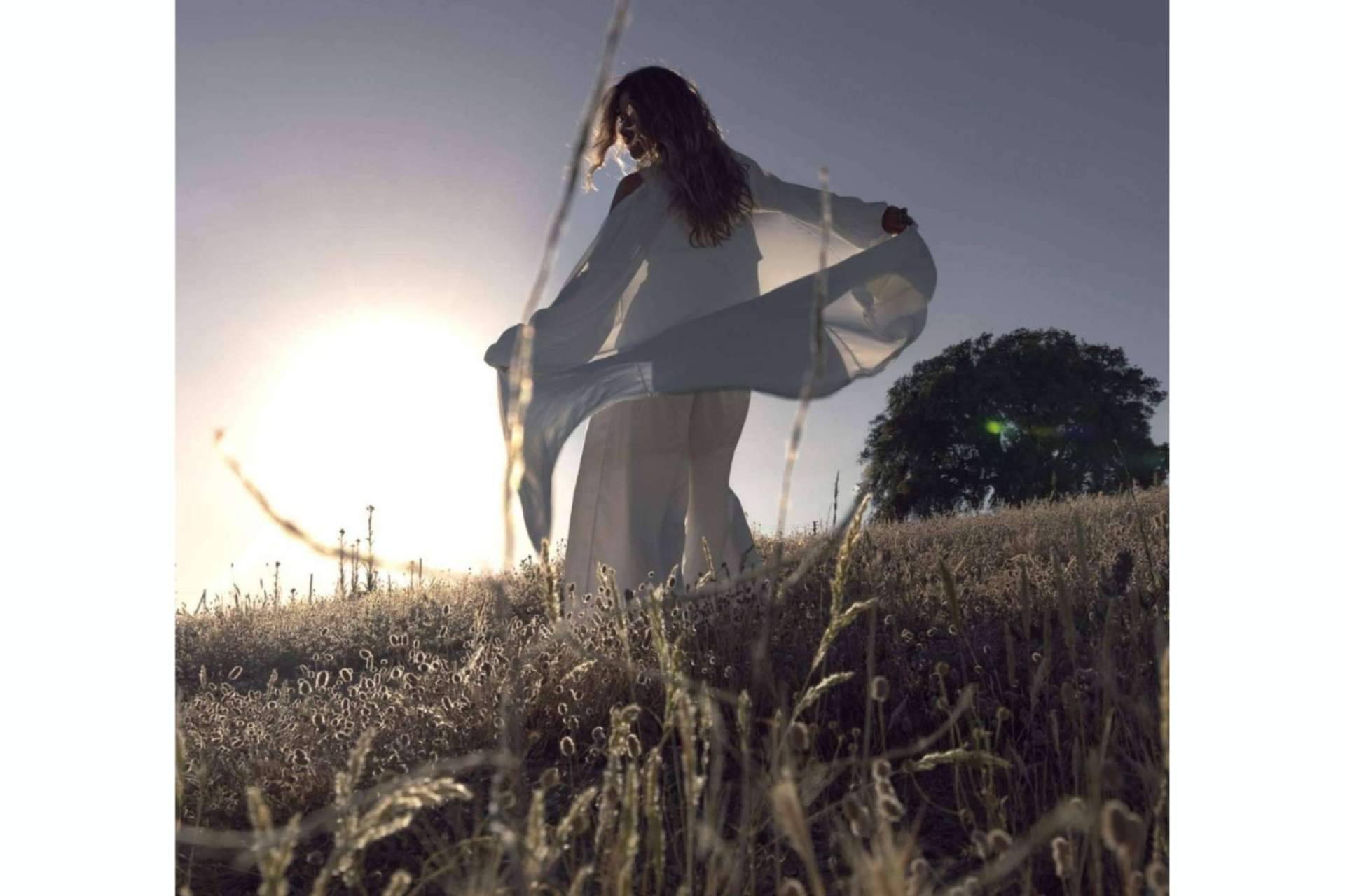 La artista Martha Sáenz retrata sus vivencias en forma de surrealismo