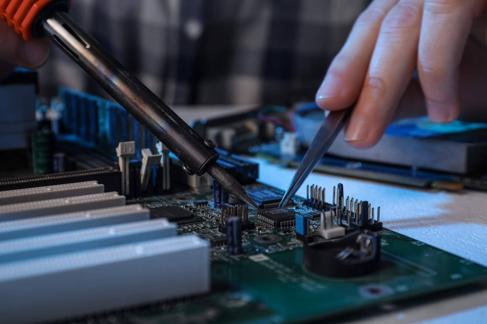 ¿Por qué es importante el mantenimiento informático en las empresas? Tancra Systems