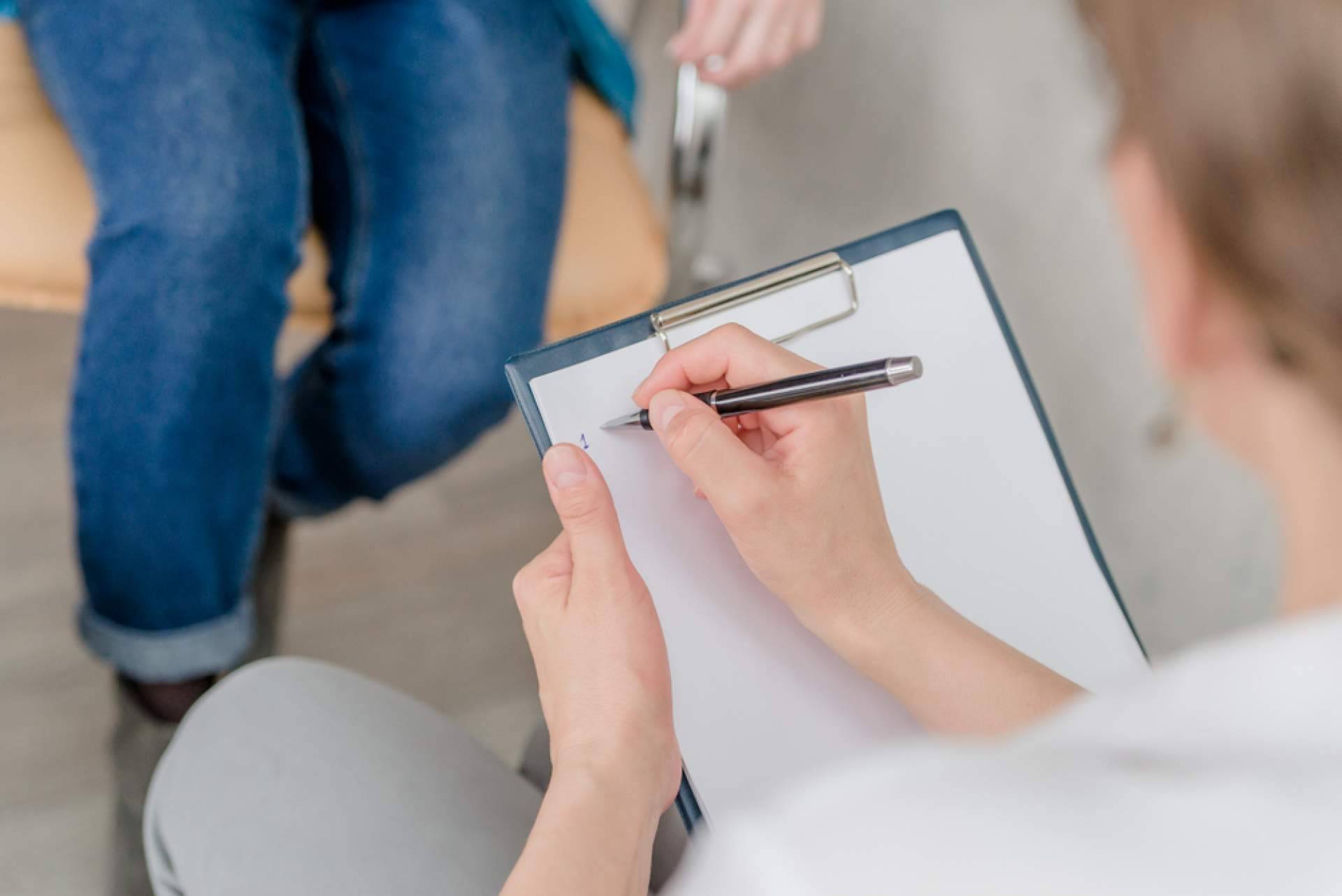 ¿Cómo repercuten las emociones en las dolencias del sistema musculoesquelético?