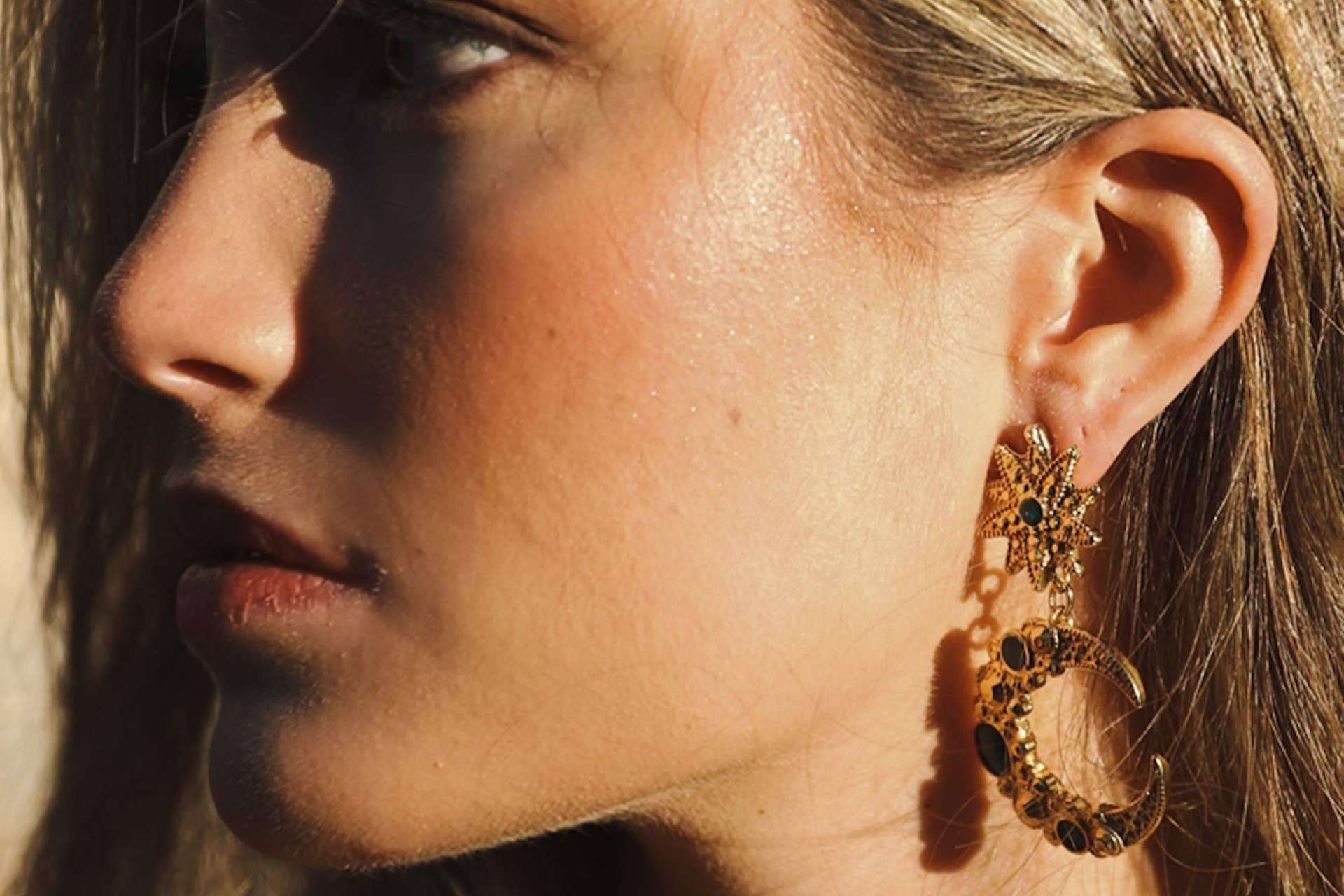 Los pendientes son el complemento ideal para marcar la diferencia en cualquier look de boda