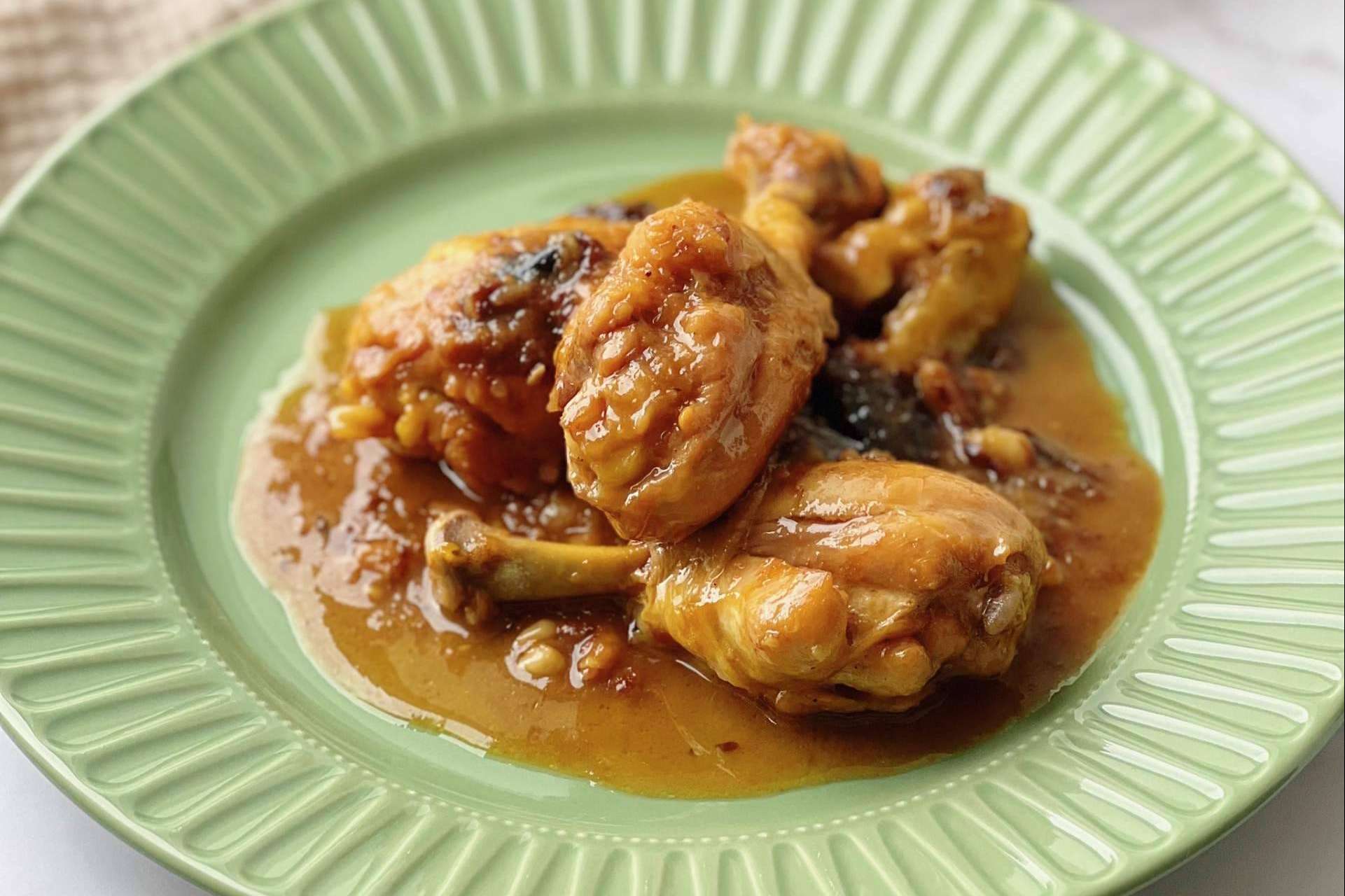 Receta de pollo con ciruelas, cocina tradicional para un estilo de vida saludable, de la mano de Vanessa Venturas