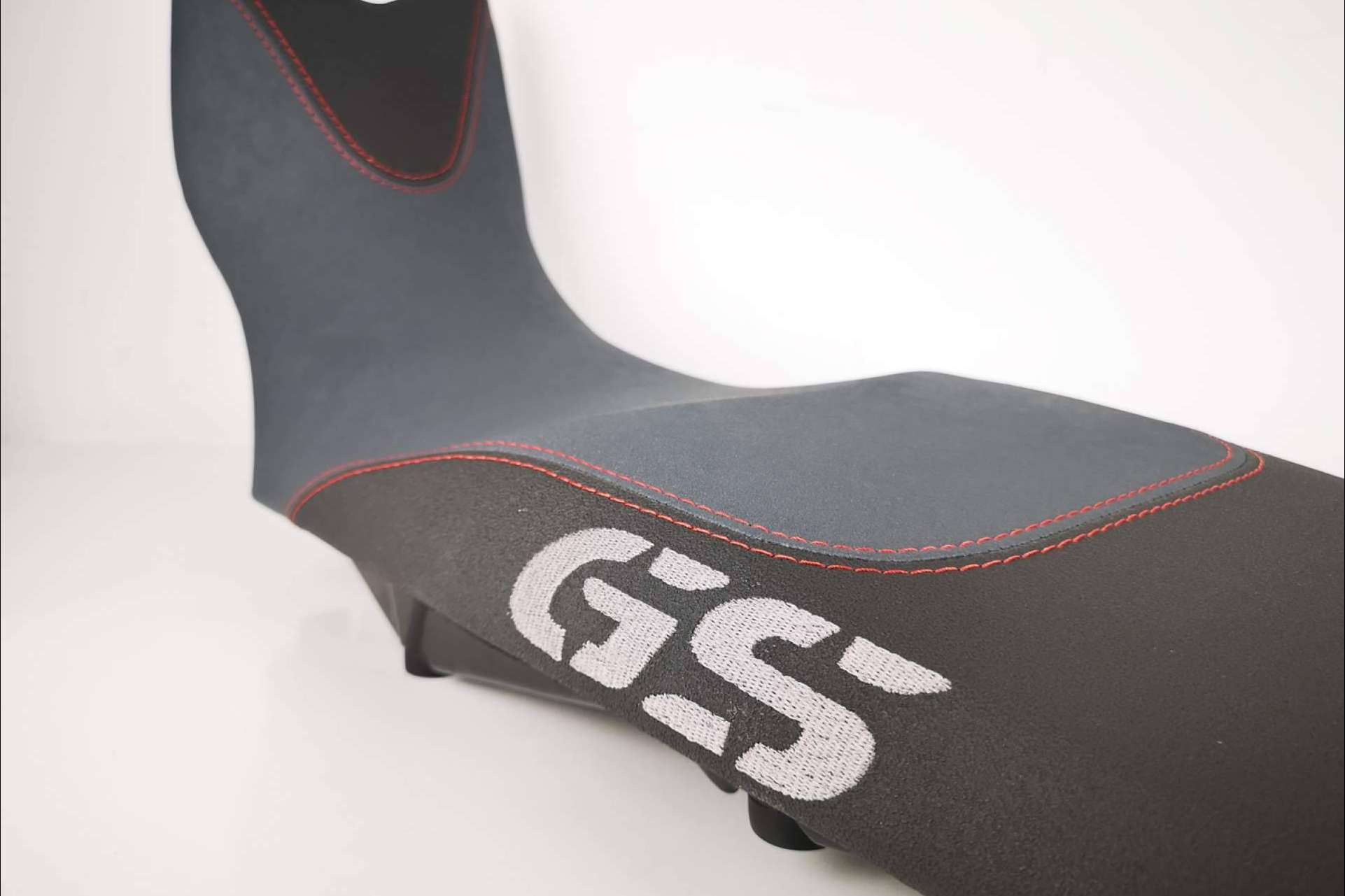JM-FUNDAS dispone de asientos de moto confort