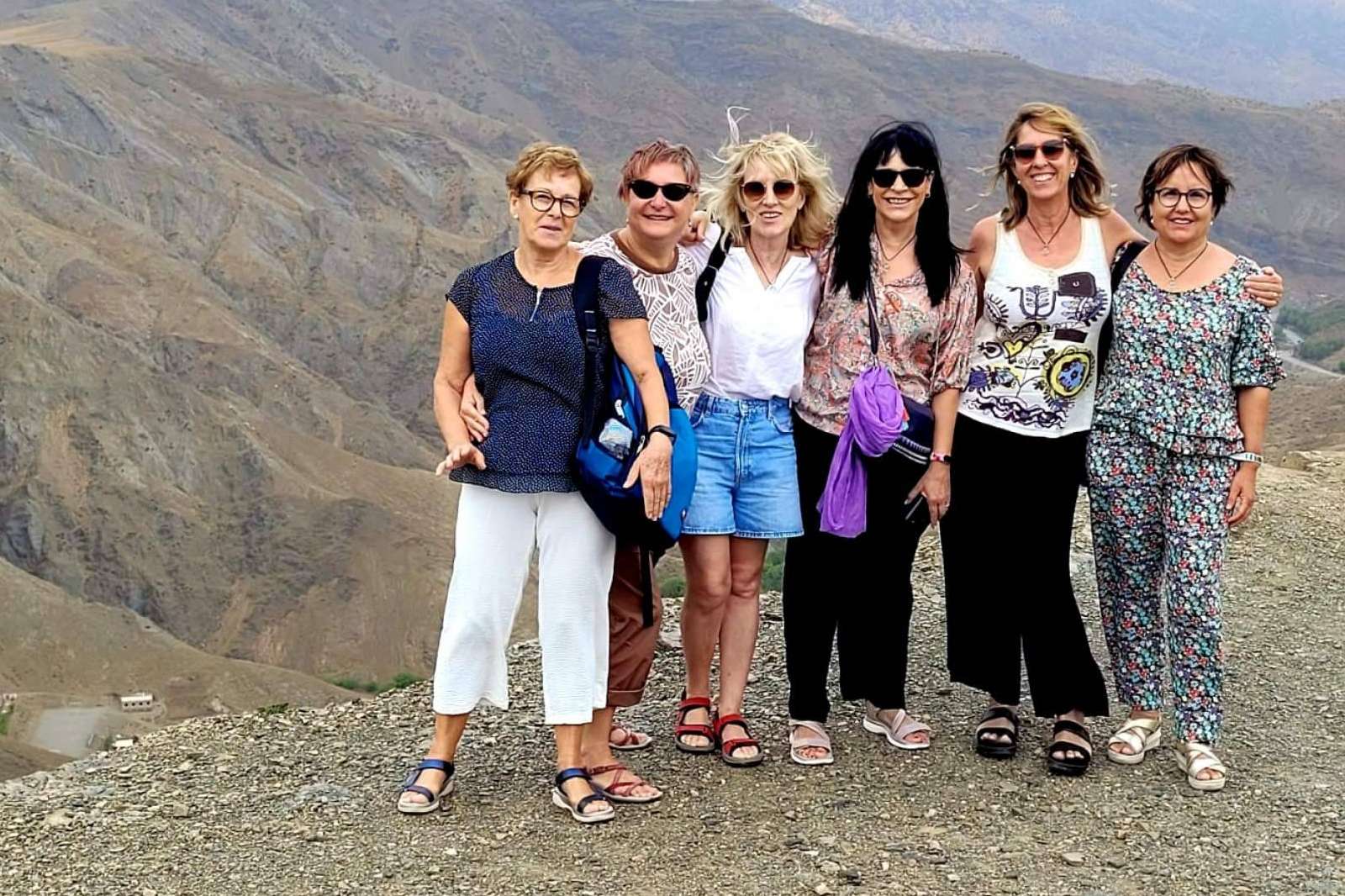 Viajar sola en grupo