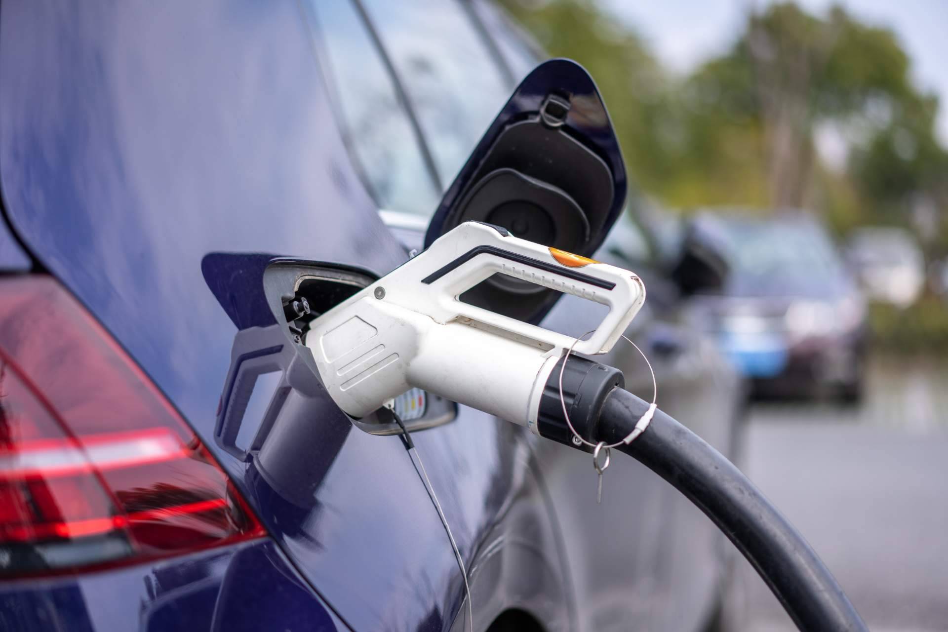 Los servicios enfocados en la movilidad eléctrica de AsesorEnergético.info