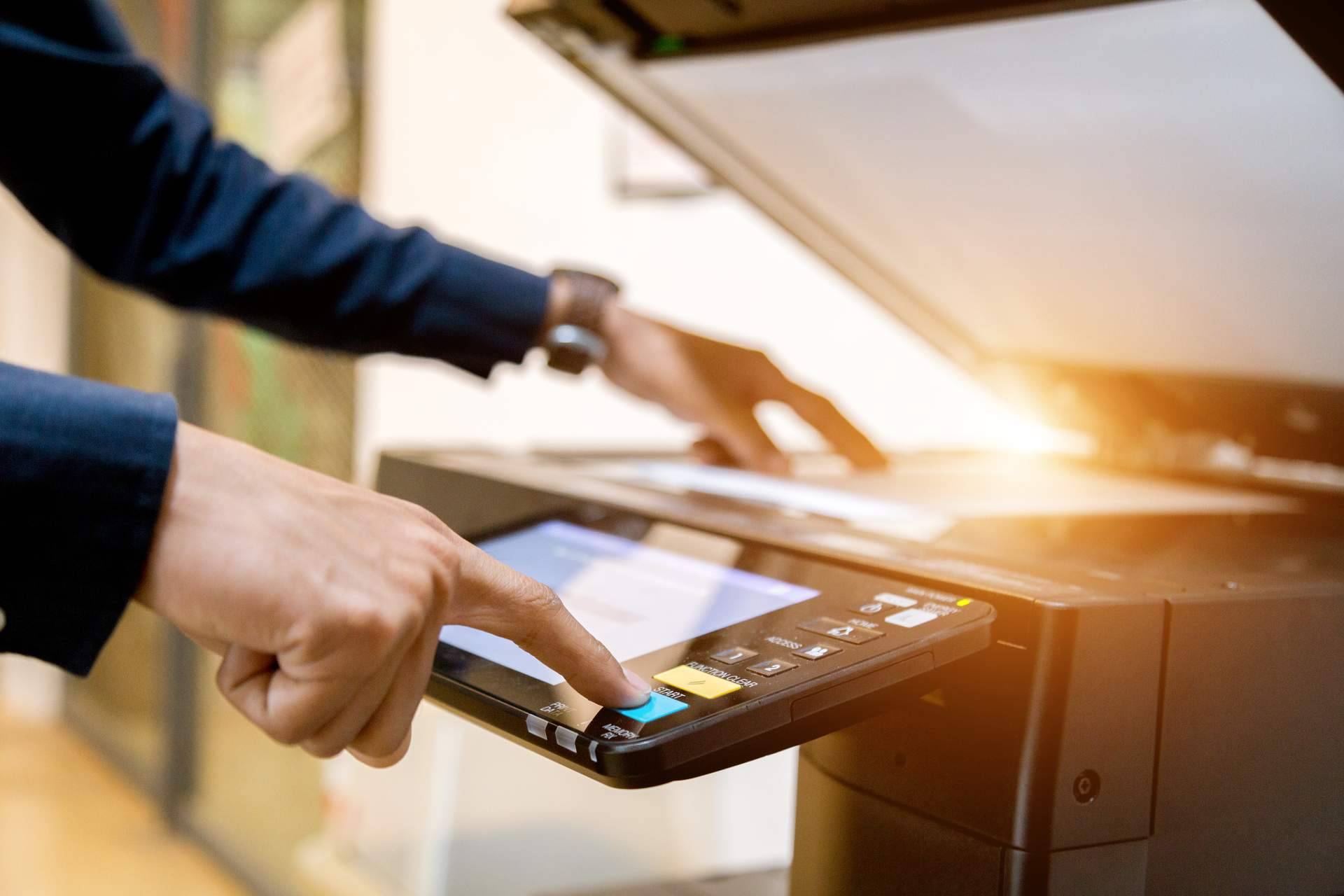 Optimus Prices dispone de plotter de impresión