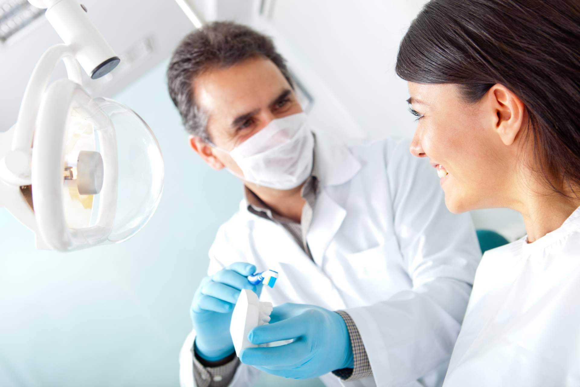 Clínica Dra. Elena Serrano, expertos en implantología dental