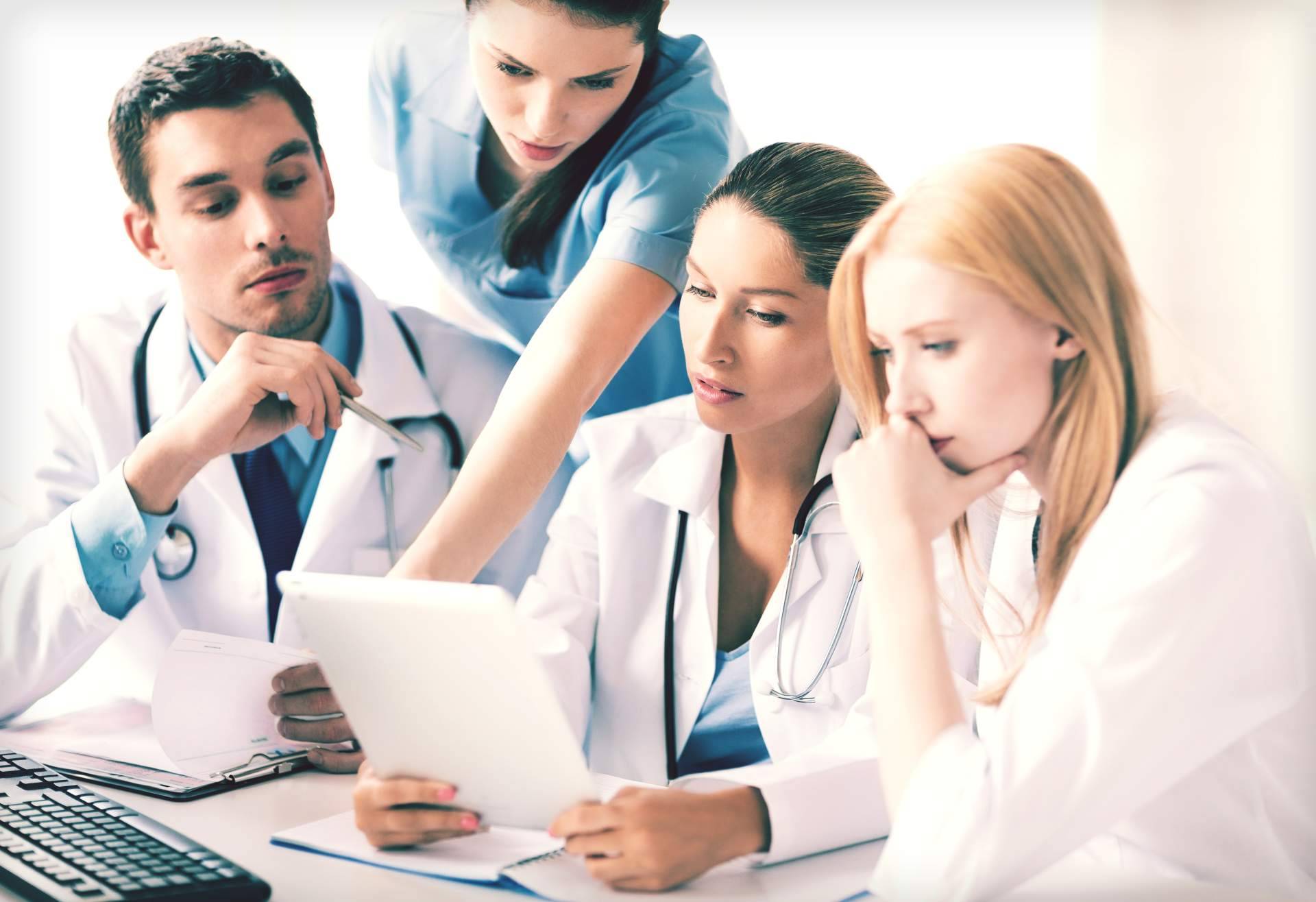 Lanzamiento del primer manual sobre inyección intramuscular de Enfermería Evidente