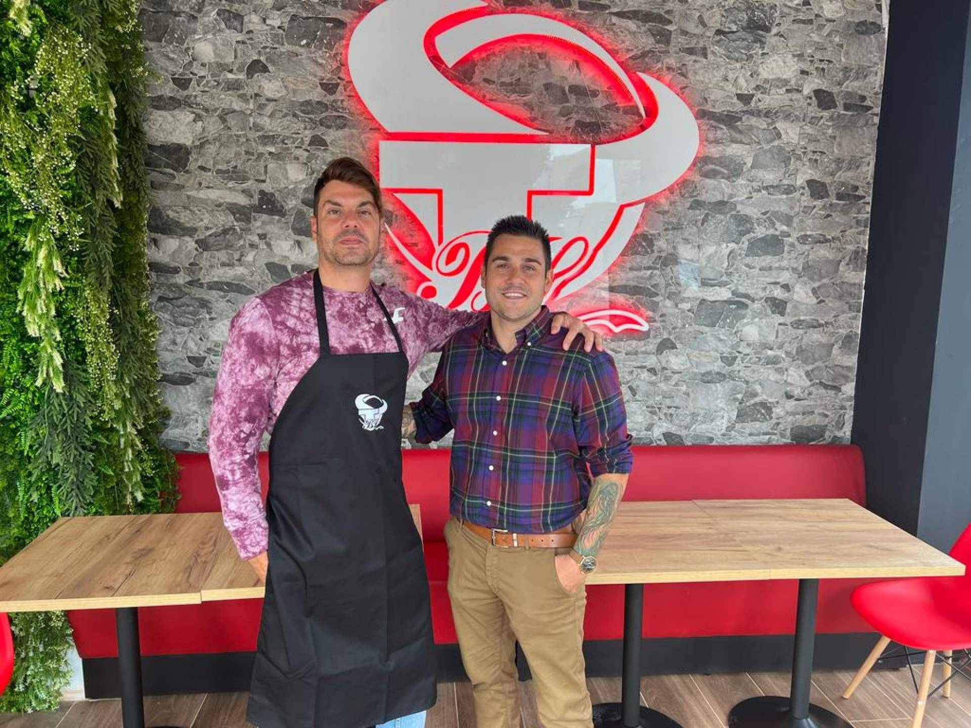 El acuerdo de BreakingIce y TORO Burger para disfrutar de citas en estos restaurantes