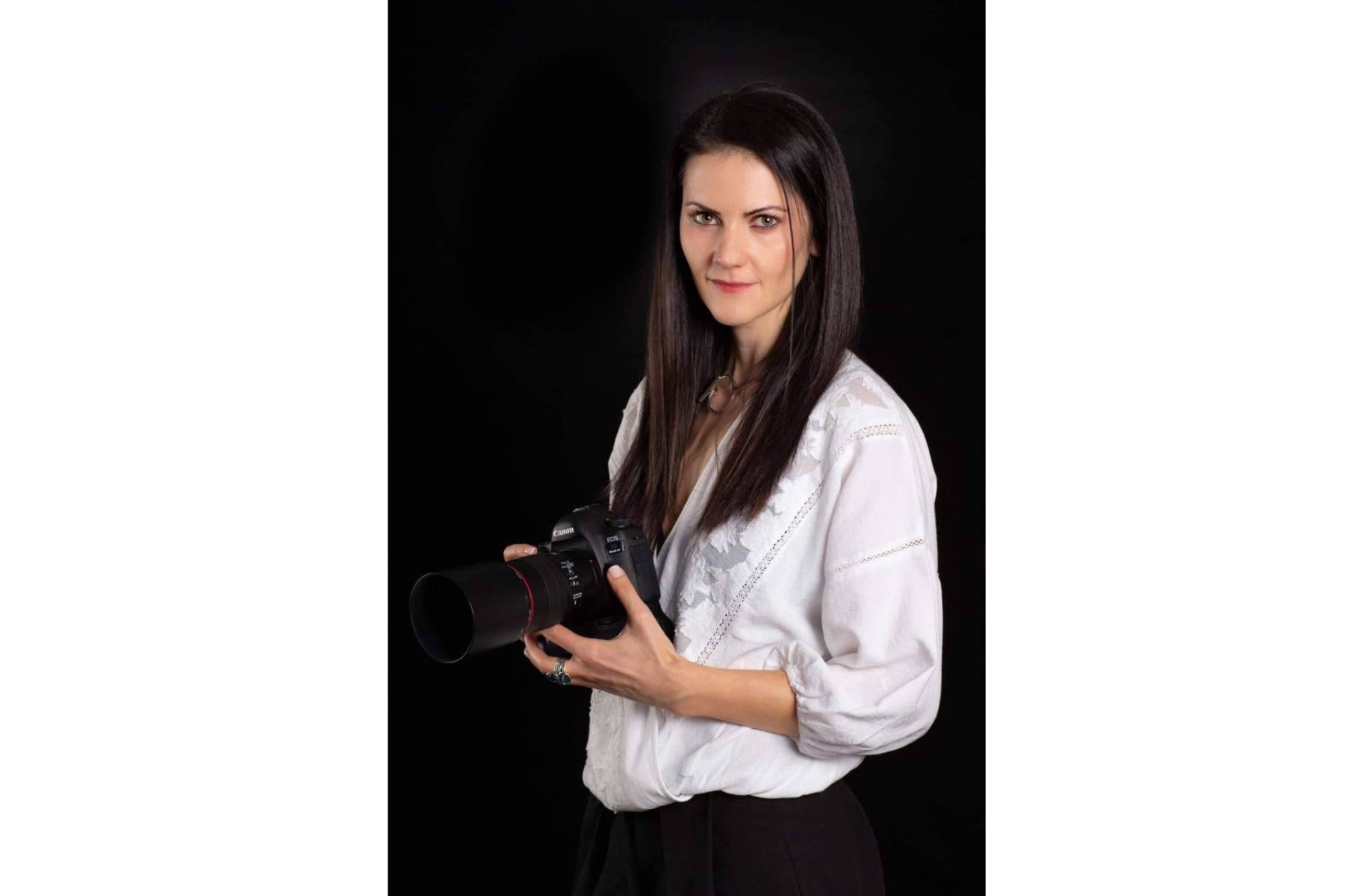 Contratar a un fotógrafo profesional para encontrar pareja, por Nicoleta Lupu Agency