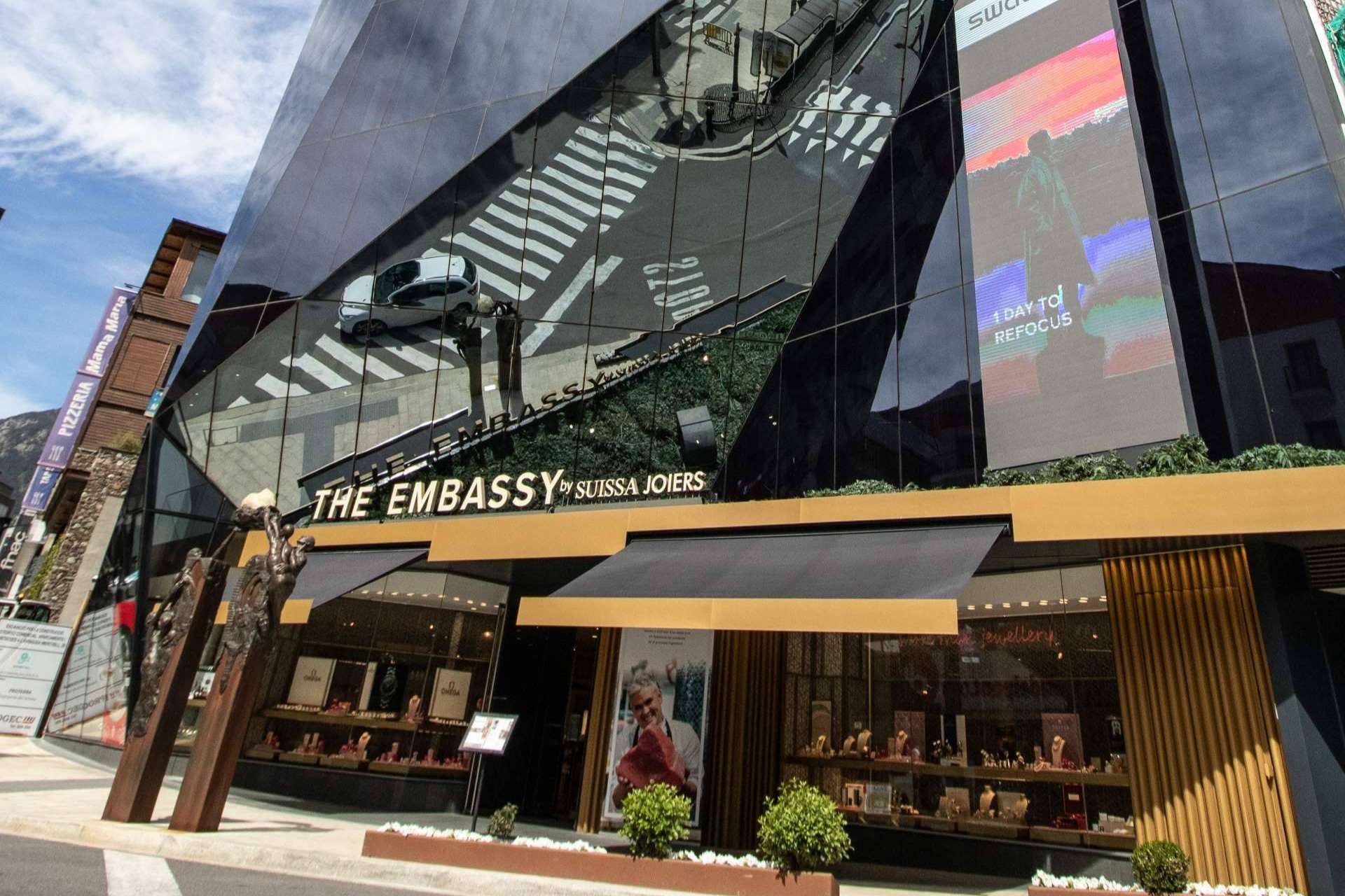 Nuevo lanzamiento de la revista de The Embassy Store