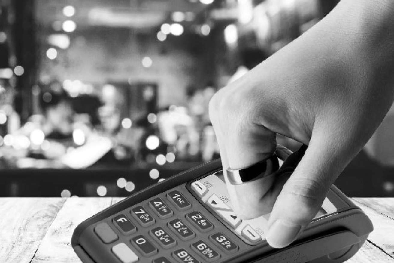 ​​Rikki, el anillo inteligente que permite pagar igual que una tarjeta bancaria