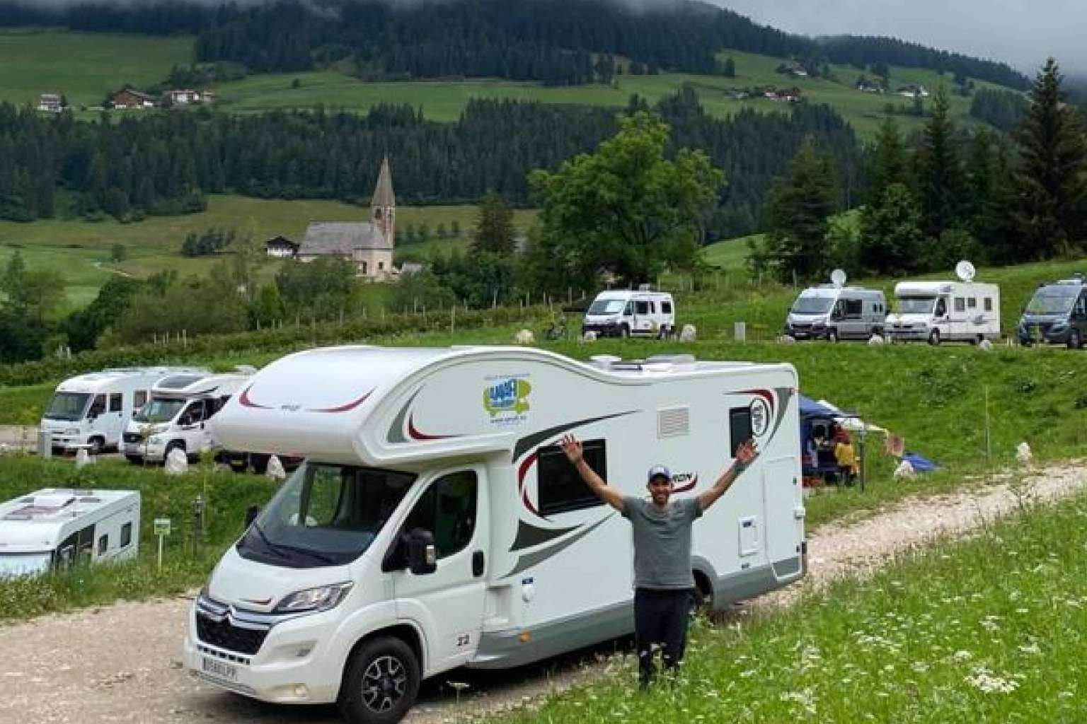 Amafi Caravaning alquila diversos tipos de autocaravanas a un precio económico con todo incluido