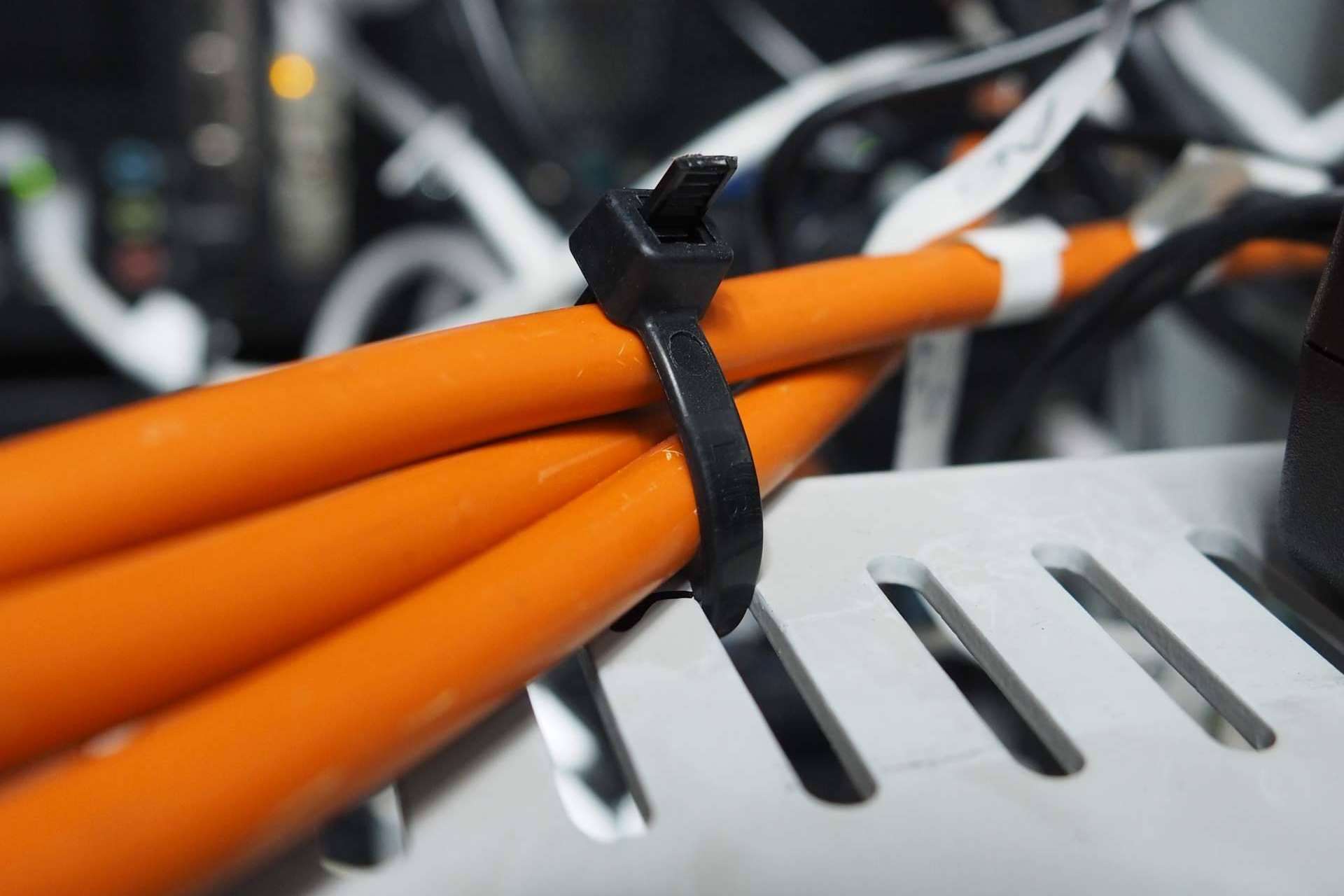 ¿Cómo tener internet rápido y fiable en toda la casa si no llega bien el wifi?, por Actelser