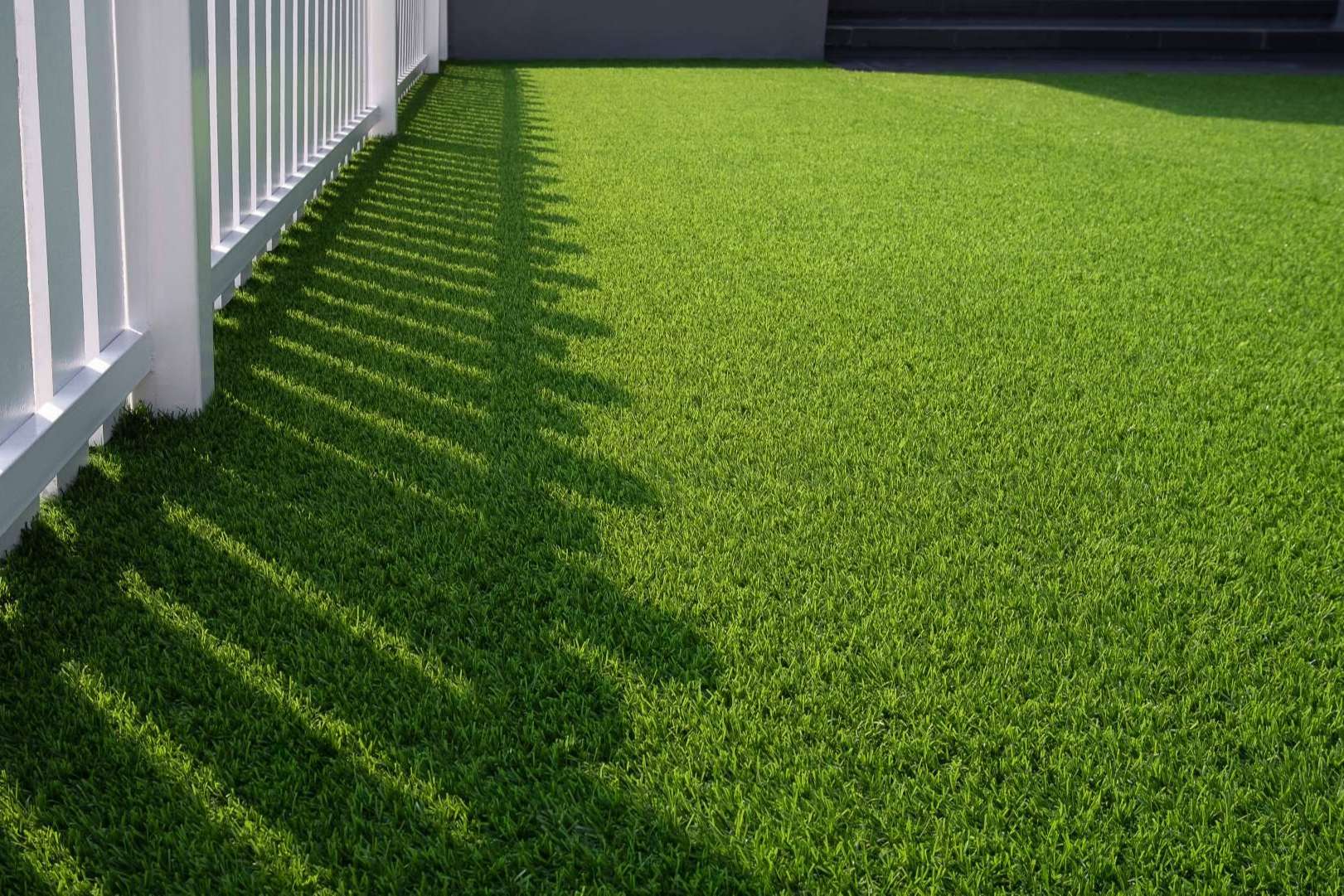 Encontrar una gran variedad de opciones para terrazas y jardines de la mano del fabricante de césped artificial Realgrass