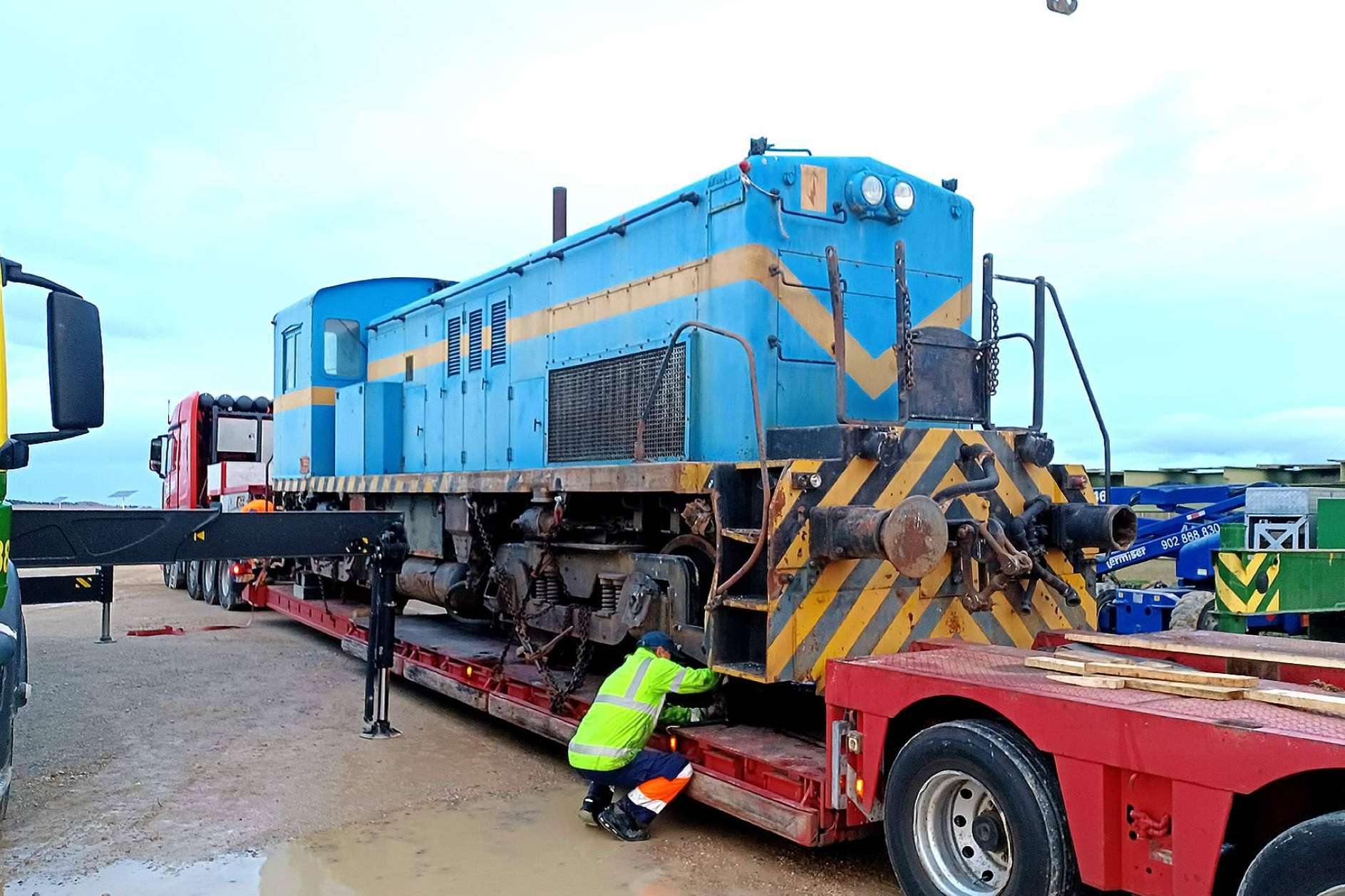 Una locomotora militar estadounidense preservada por la Fundación del Patrimonio Ferroviario