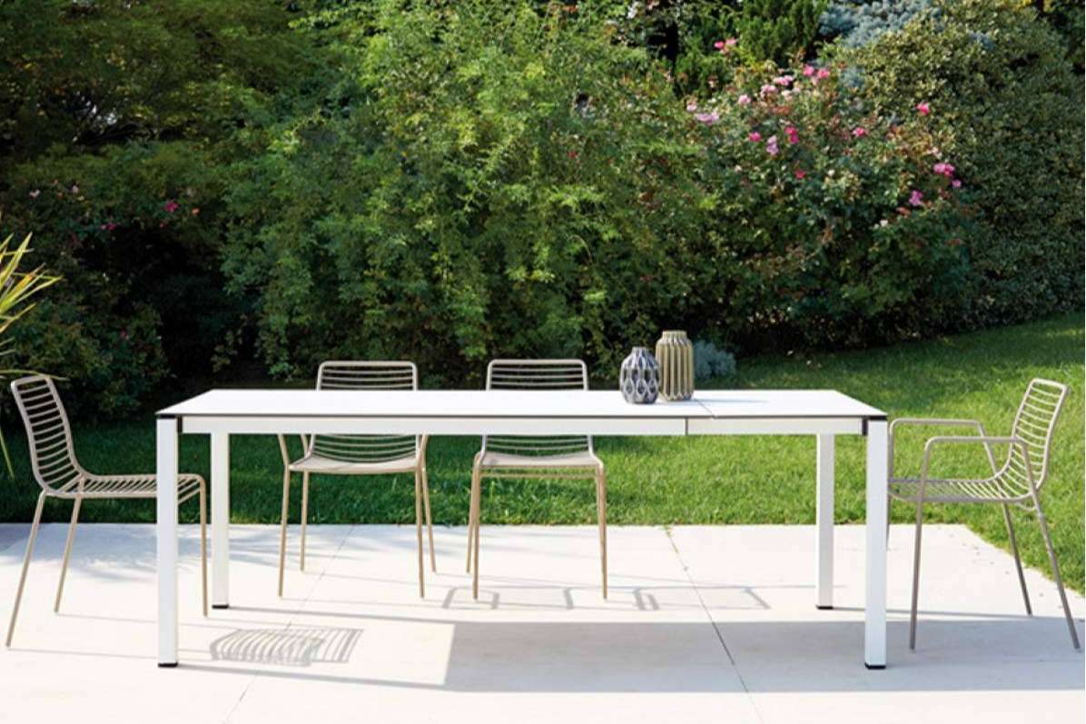 El amplio catálogo de sillas y mesas de jardín de Muebles Exterior