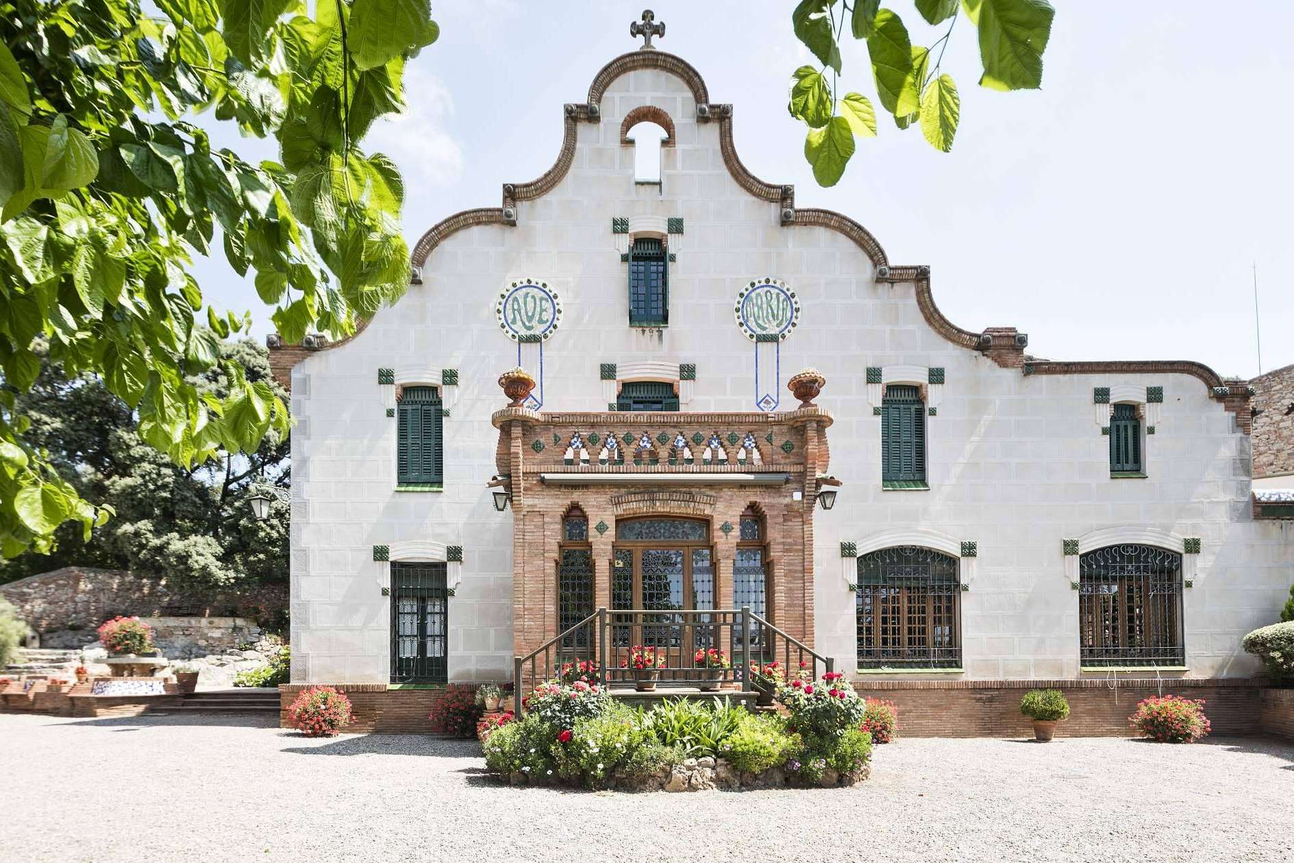La inmobiliaria Finca Regia Real Estate pone a disposición fincas modernistas