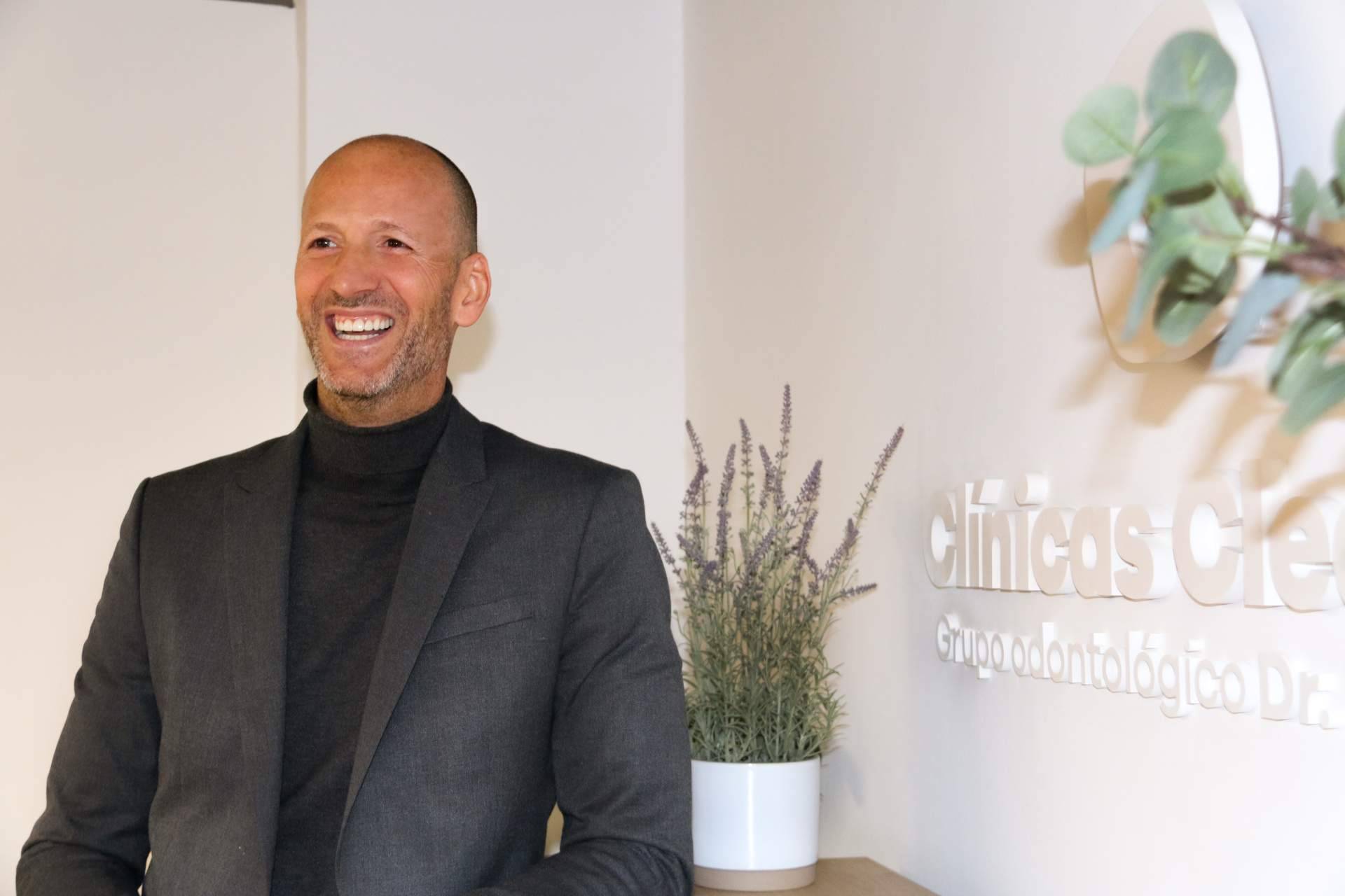 El nacimiento de la Fundación Cleardent, presidida por el Doctor Ismael Cerezo
