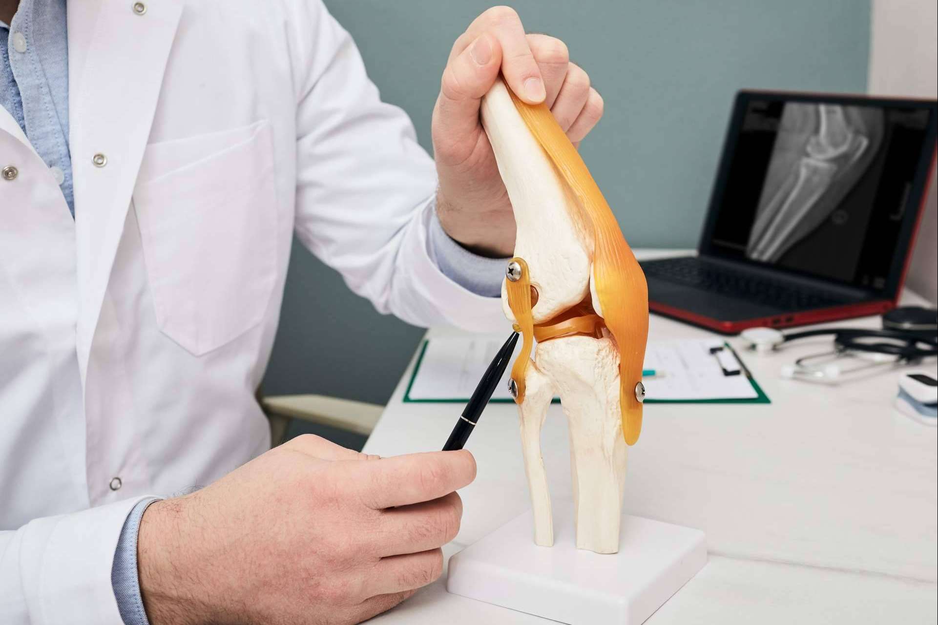 Dr. Miguel Romero, experto en tratar la lesión del ligamento cruzado anterior en deportistas