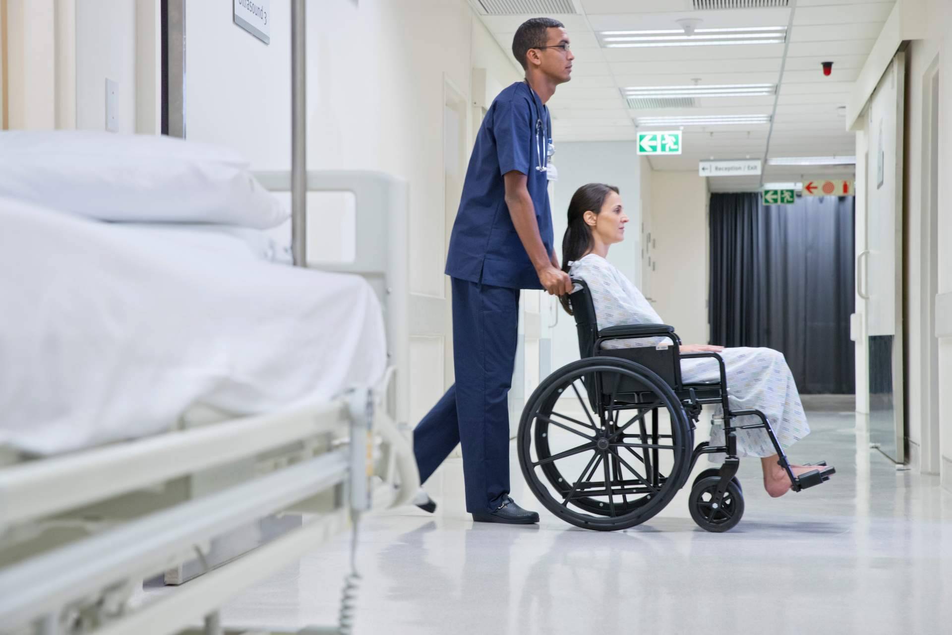 Elías Asfura y Laboratorios Karnel apoyan a la comunidad con gastos de exámenes médicos durante la pandemia