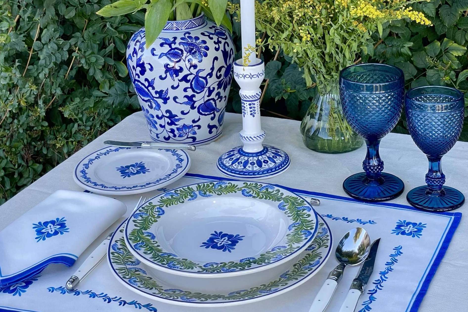 Decorar una mesa elegante con las colecciones de vajillas y textiles de Goodies