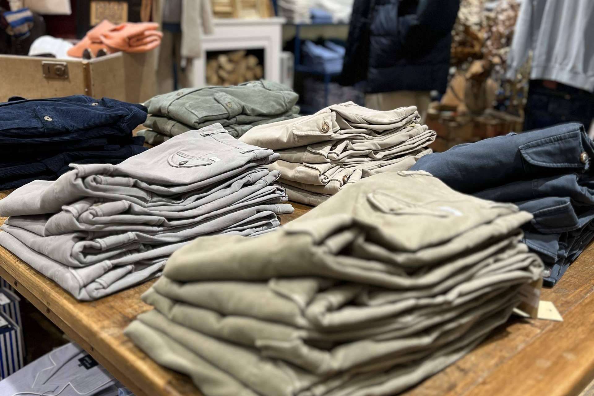 Relanzamiento de la marca de ropa de Patch con una nueva imagen corporativa y página web