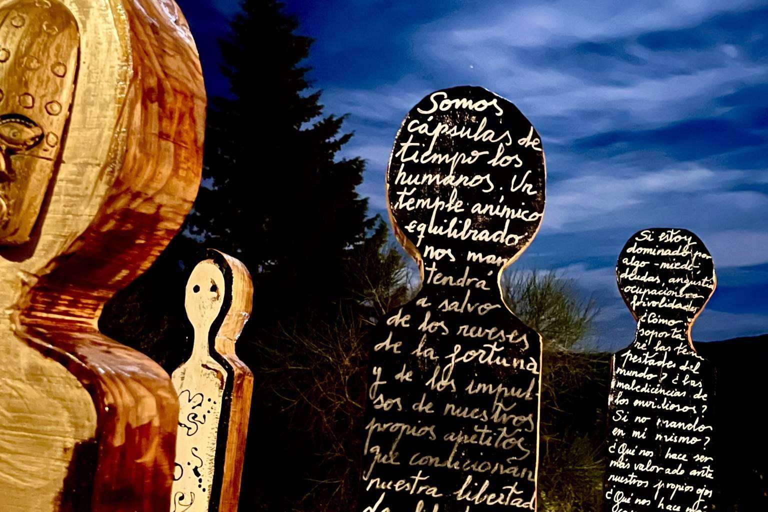 Los tótems de la mano de Pilar Almagro, una de las artistas que mejor los representa