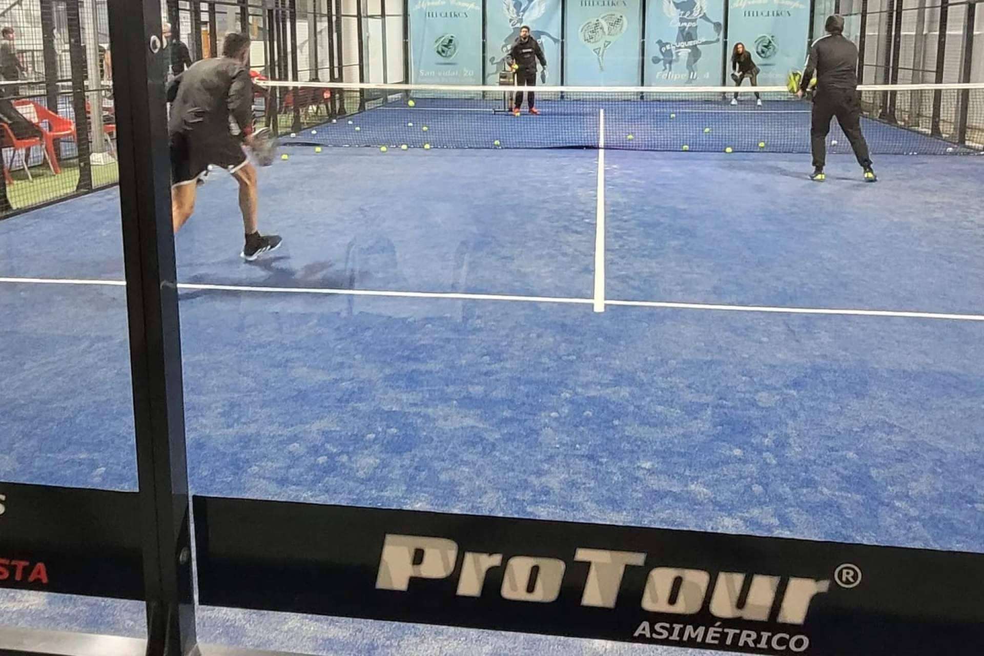 Padel Indoor Alcalá se decanta por los proyectores ProTour Asimétricos de Óptima LED