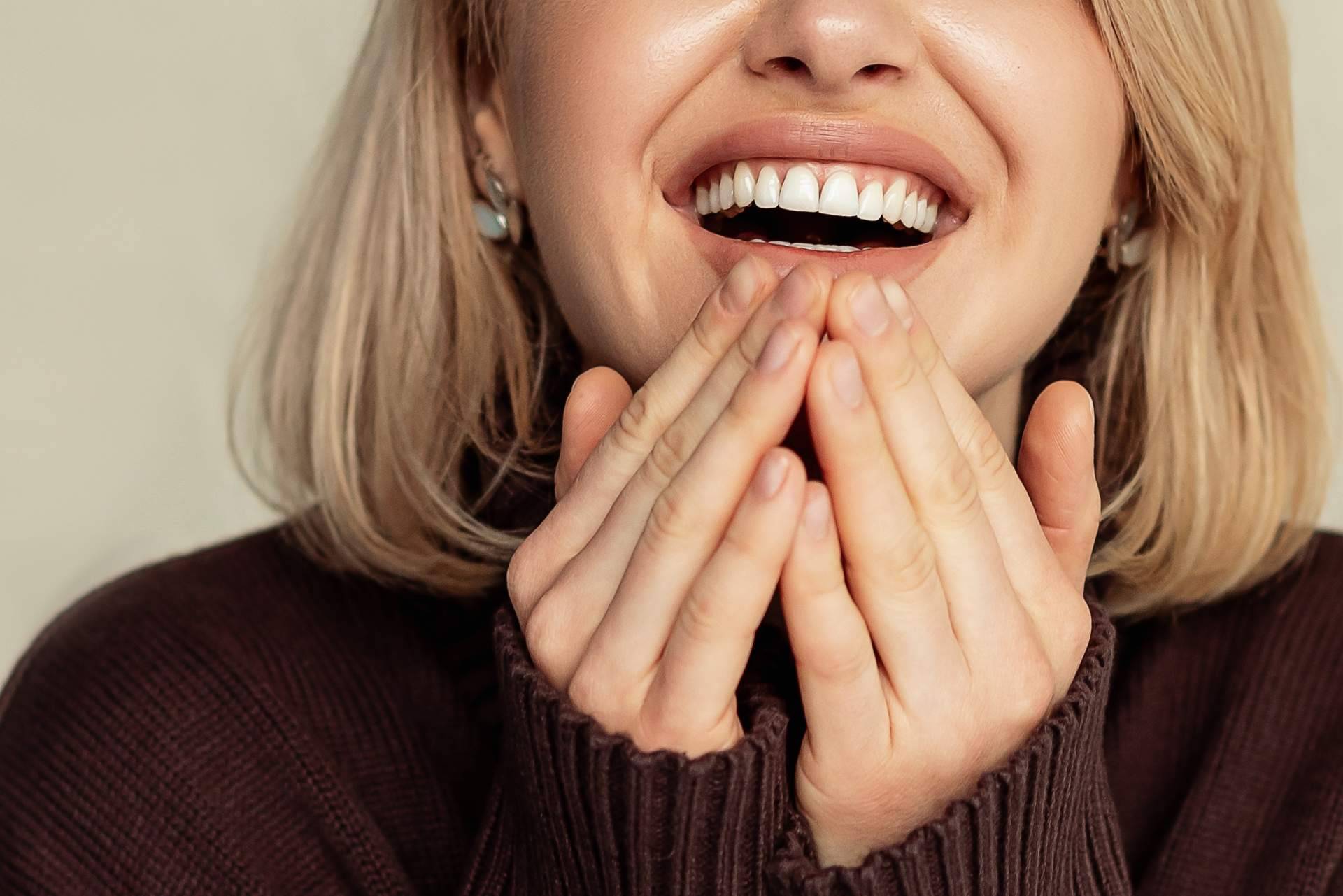 Con las carillas dentales, ¿qué problemas se pueden solucionar?